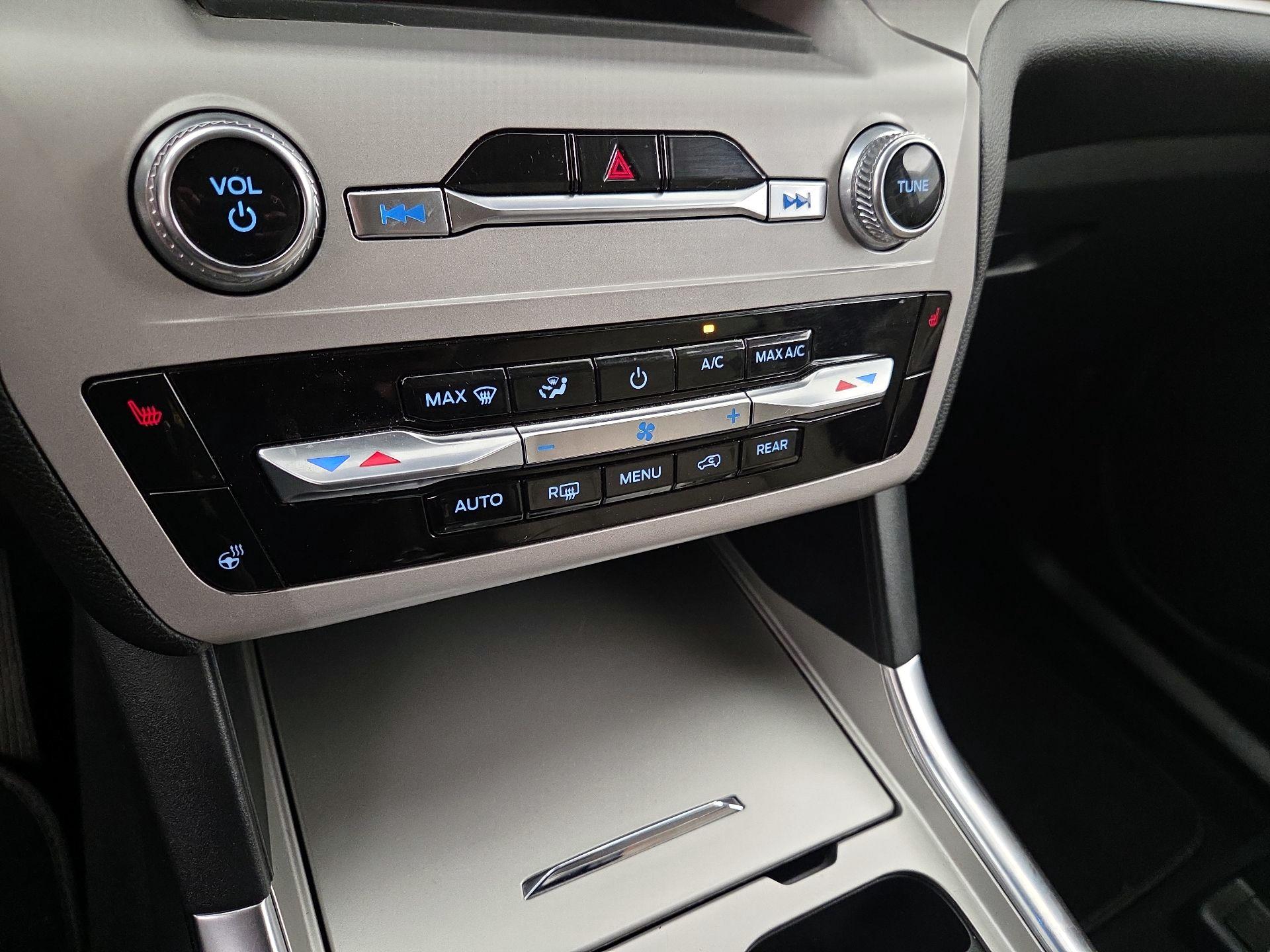 Thumbnail: 2023 Ford Explorer - 17