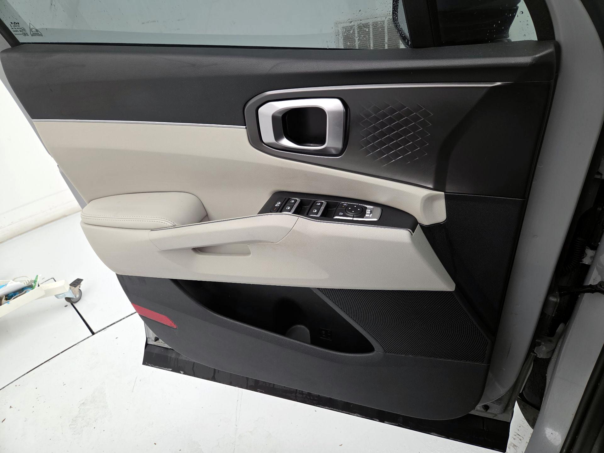 Thumbnail: 2024 Kia Sorento - 12