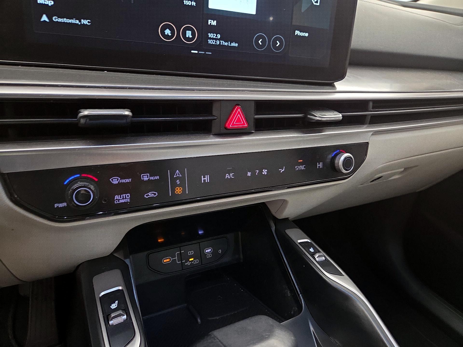 Thumbnail: 2024 Kia Sorento - 17