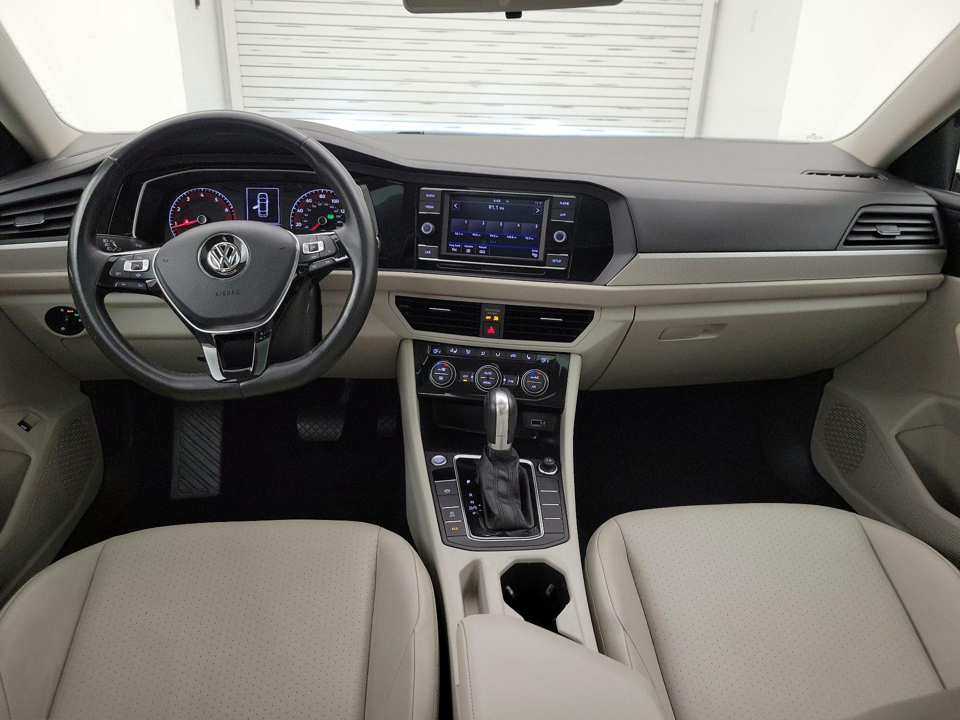 Thumbnail: 2019 Volkswagen Jetta - 9