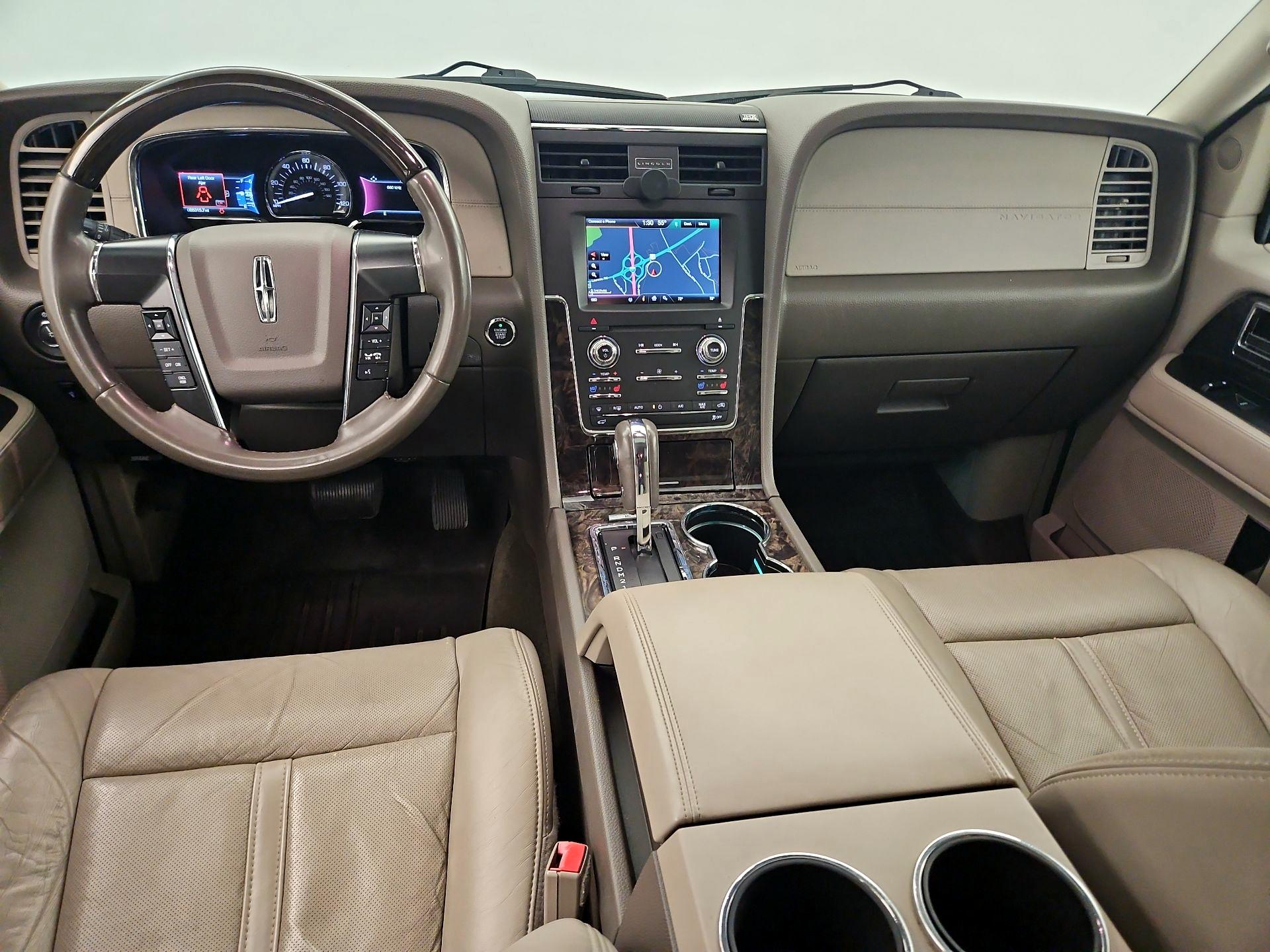 Thumbnail: 2015 Lincoln Navigator - 9