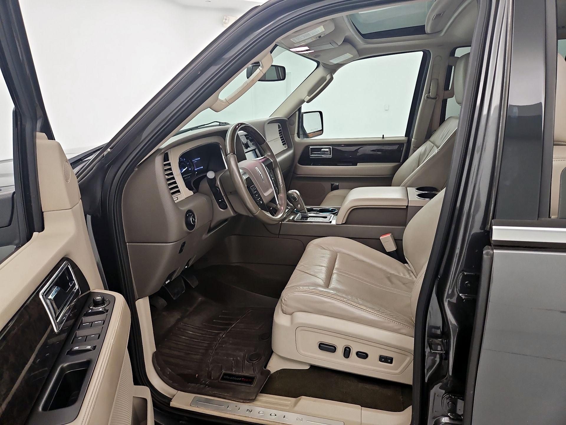 Thumbnail: 2015 Lincoln Navigator - 11