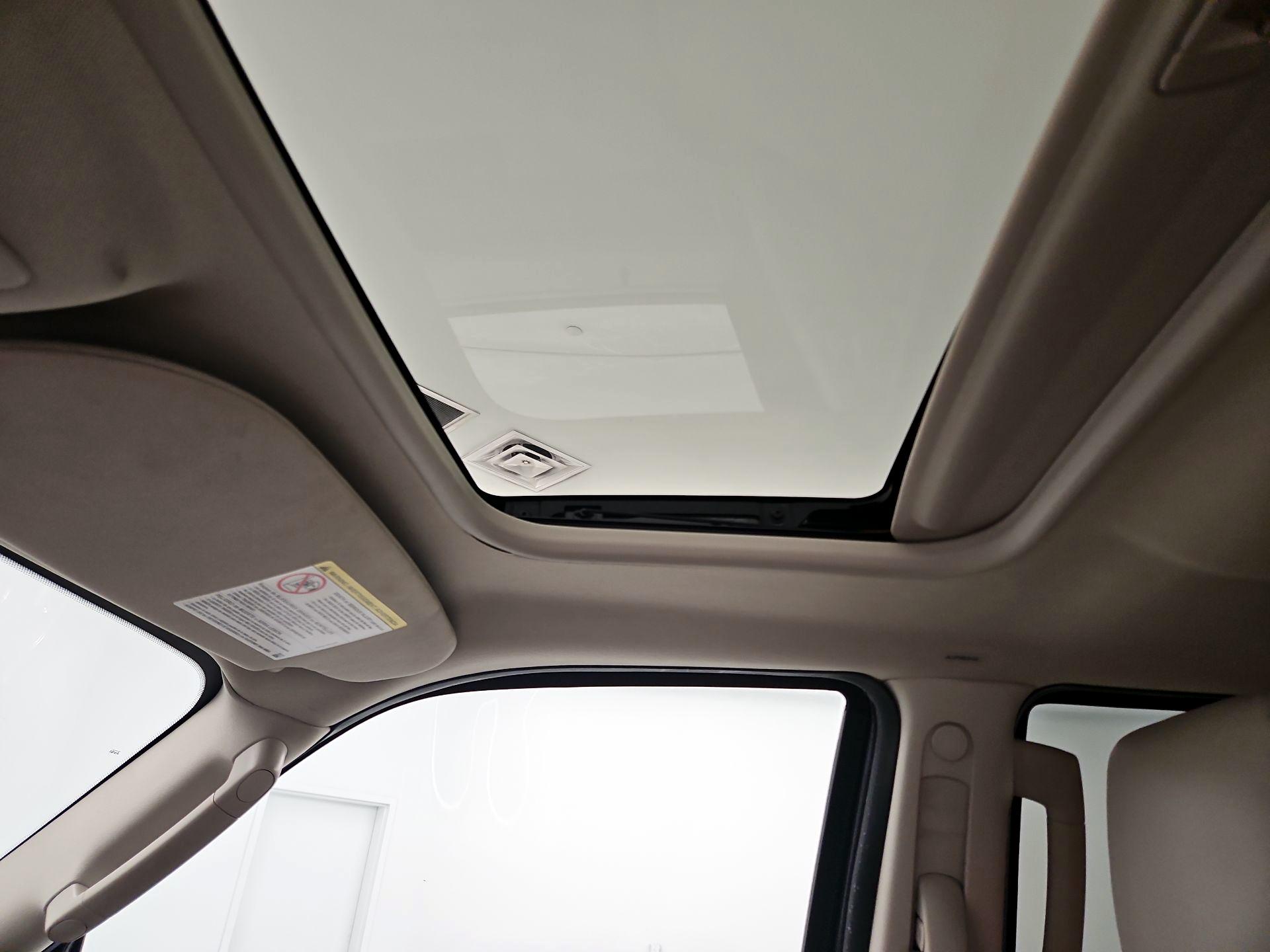 Thumbnail: 2015 Lincoln Navigator - 19