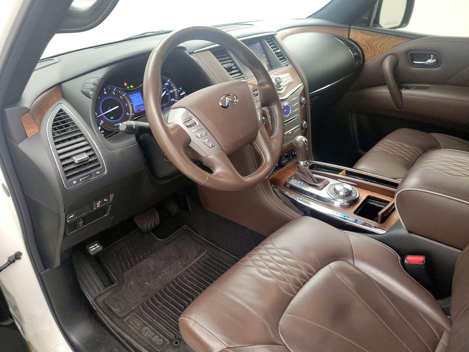 2017 INFINITI QX80 Limited - Photo 12