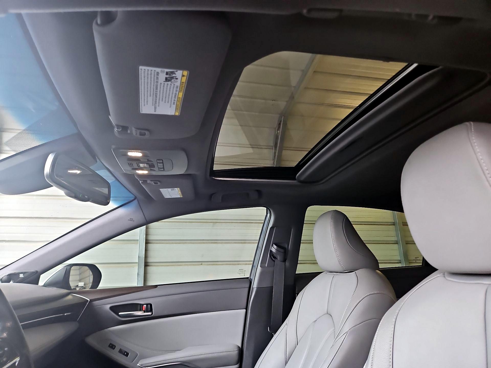 Thumbnail: 2019 Toyota Avalon - 17