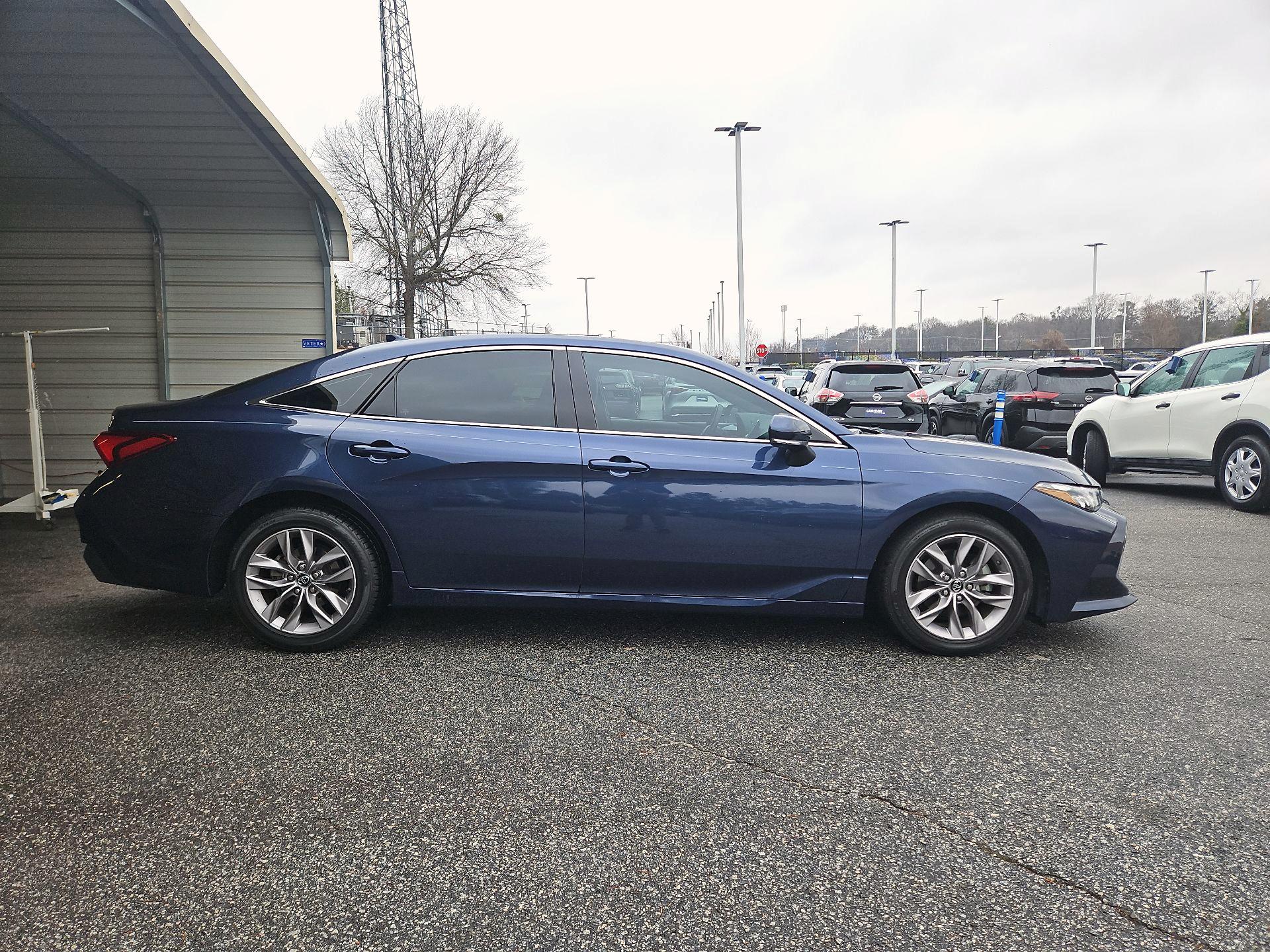 Thumbnail: 2019 Toyota Avalon - 4