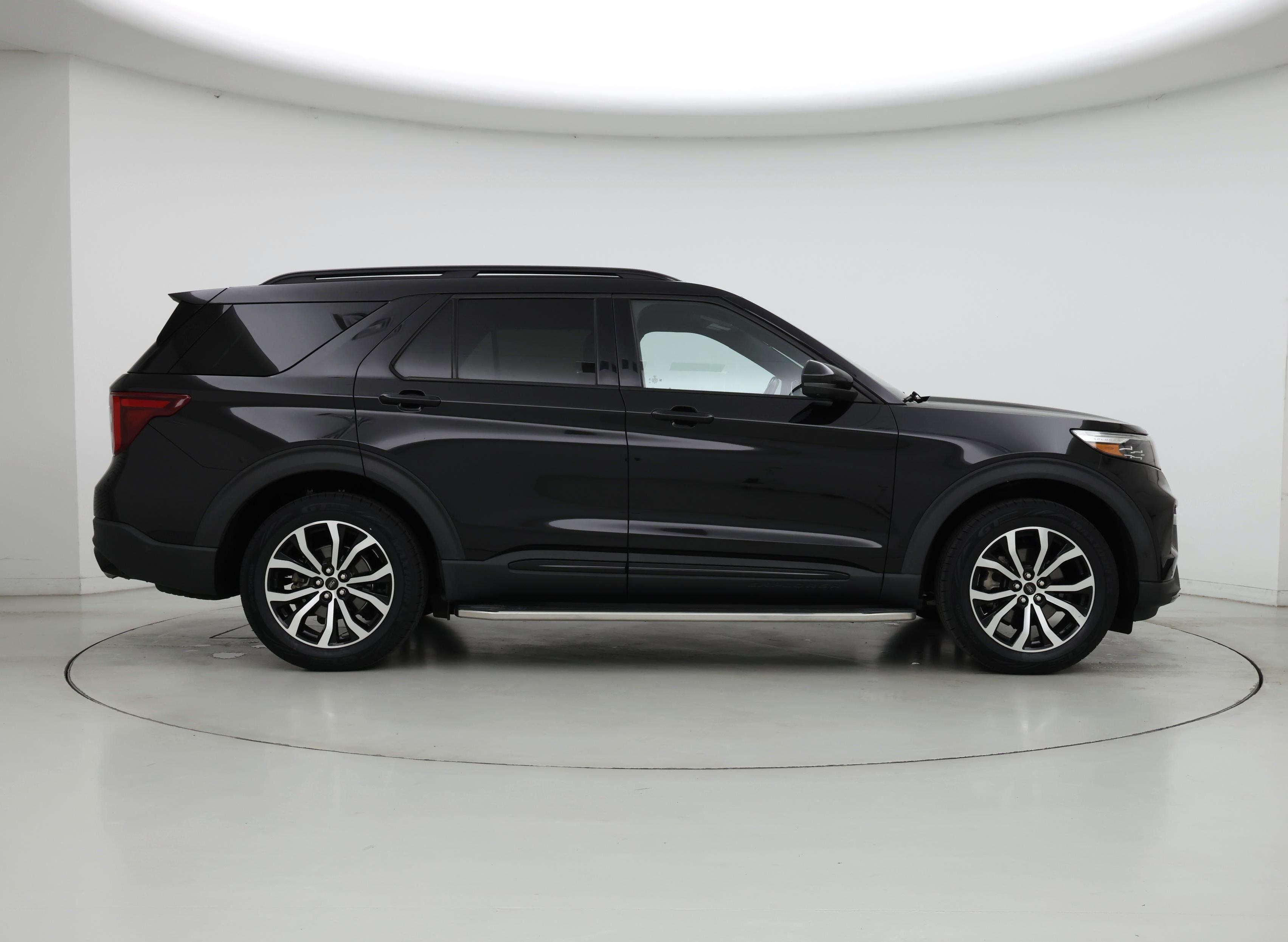 Thumbnail: 2021 Ford Explorer - 7