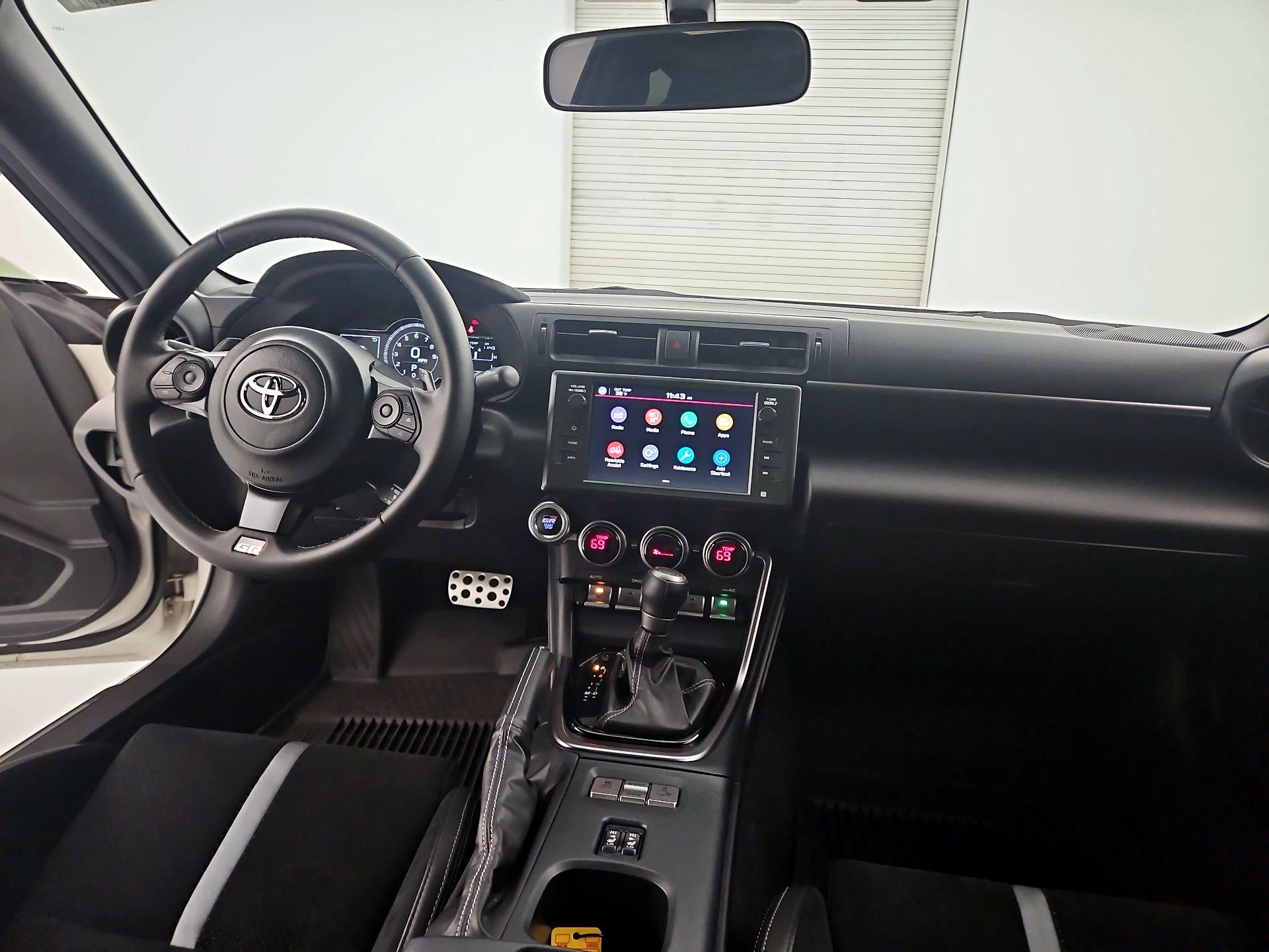 Thumbnail: 2025 Toyota GR86 - 9