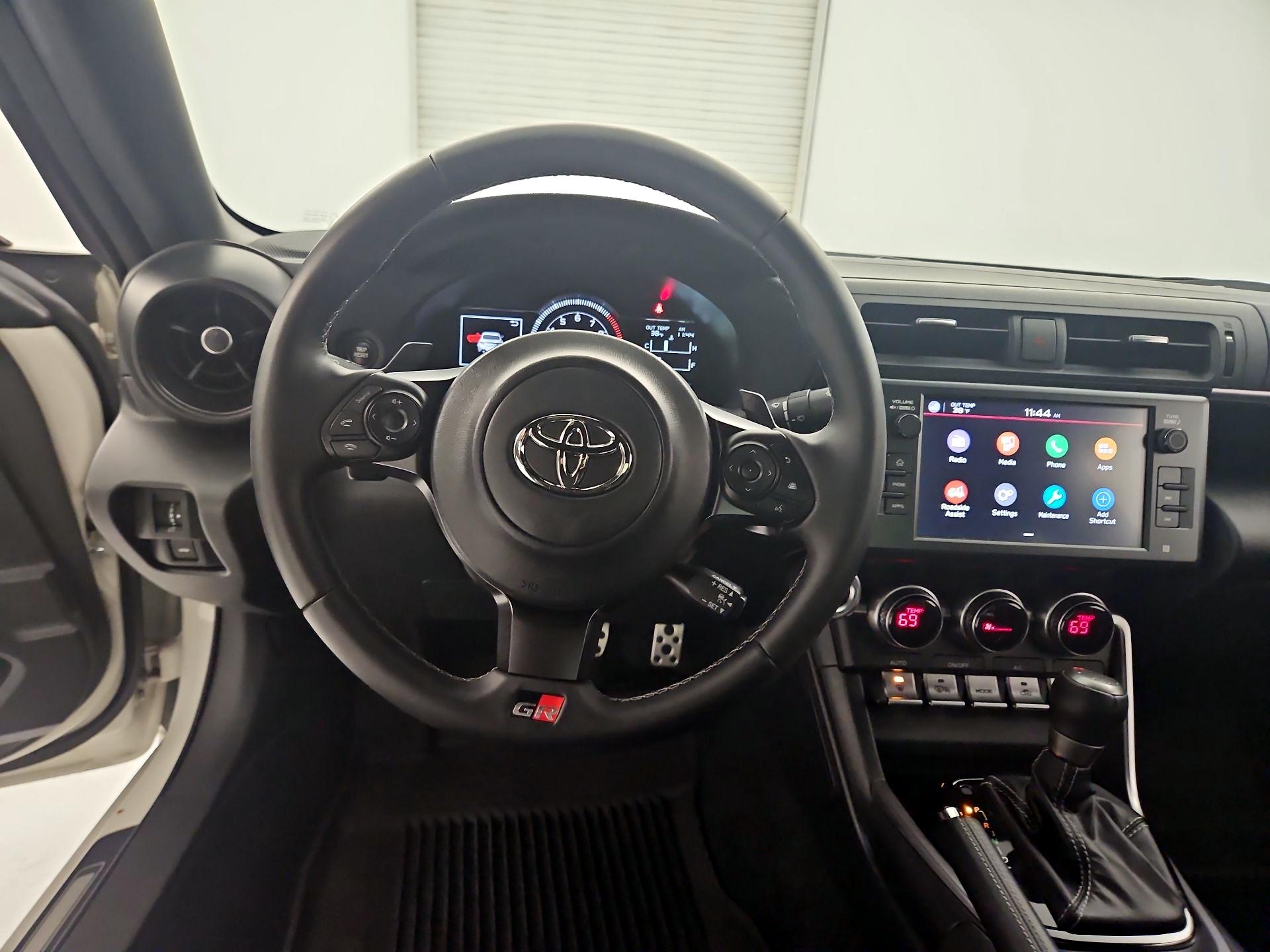 Thumbnail: 2025 Toyota GR86 - 10