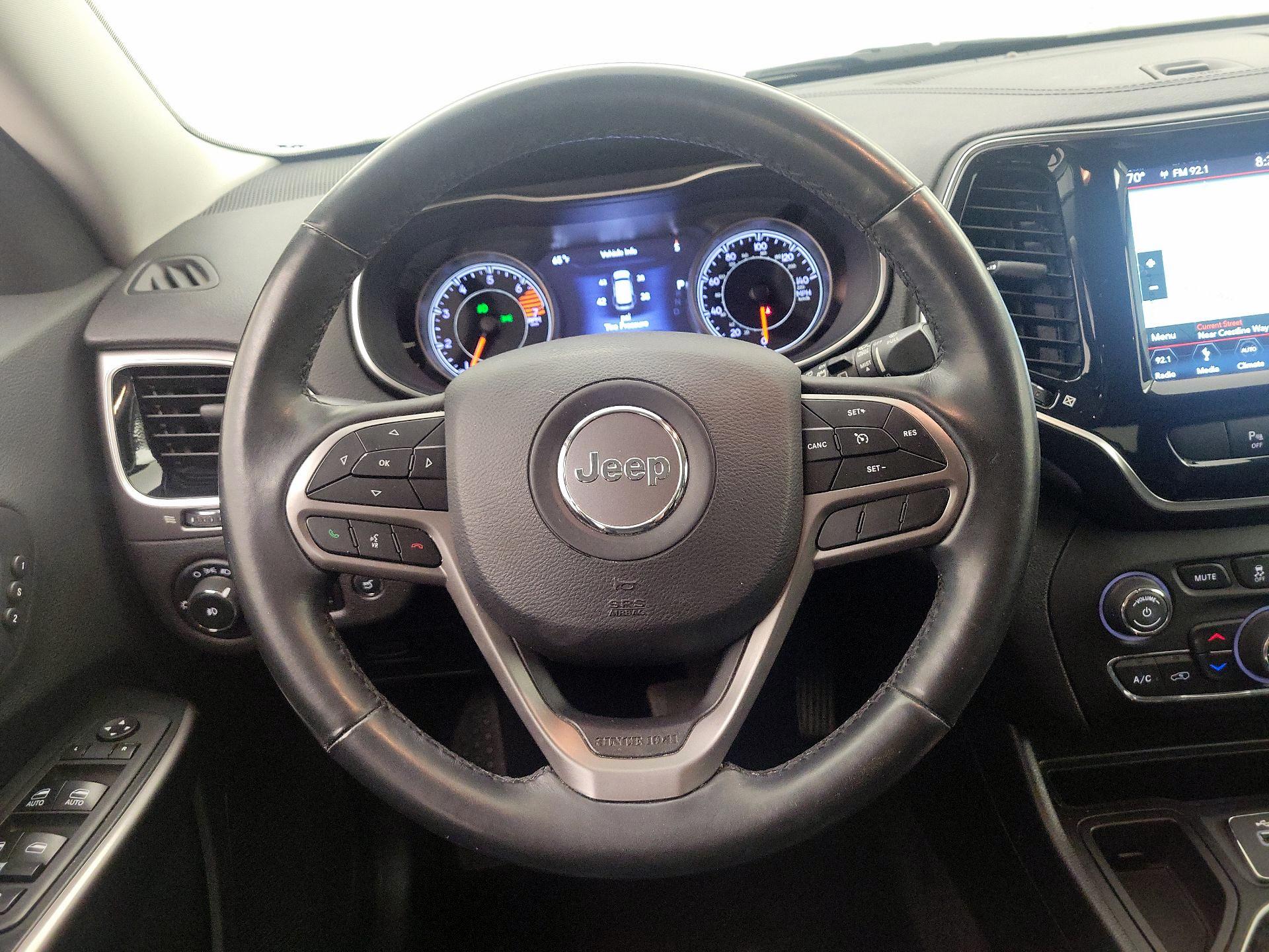 Thumbnail: 2019 Jeep Cherokee - 10