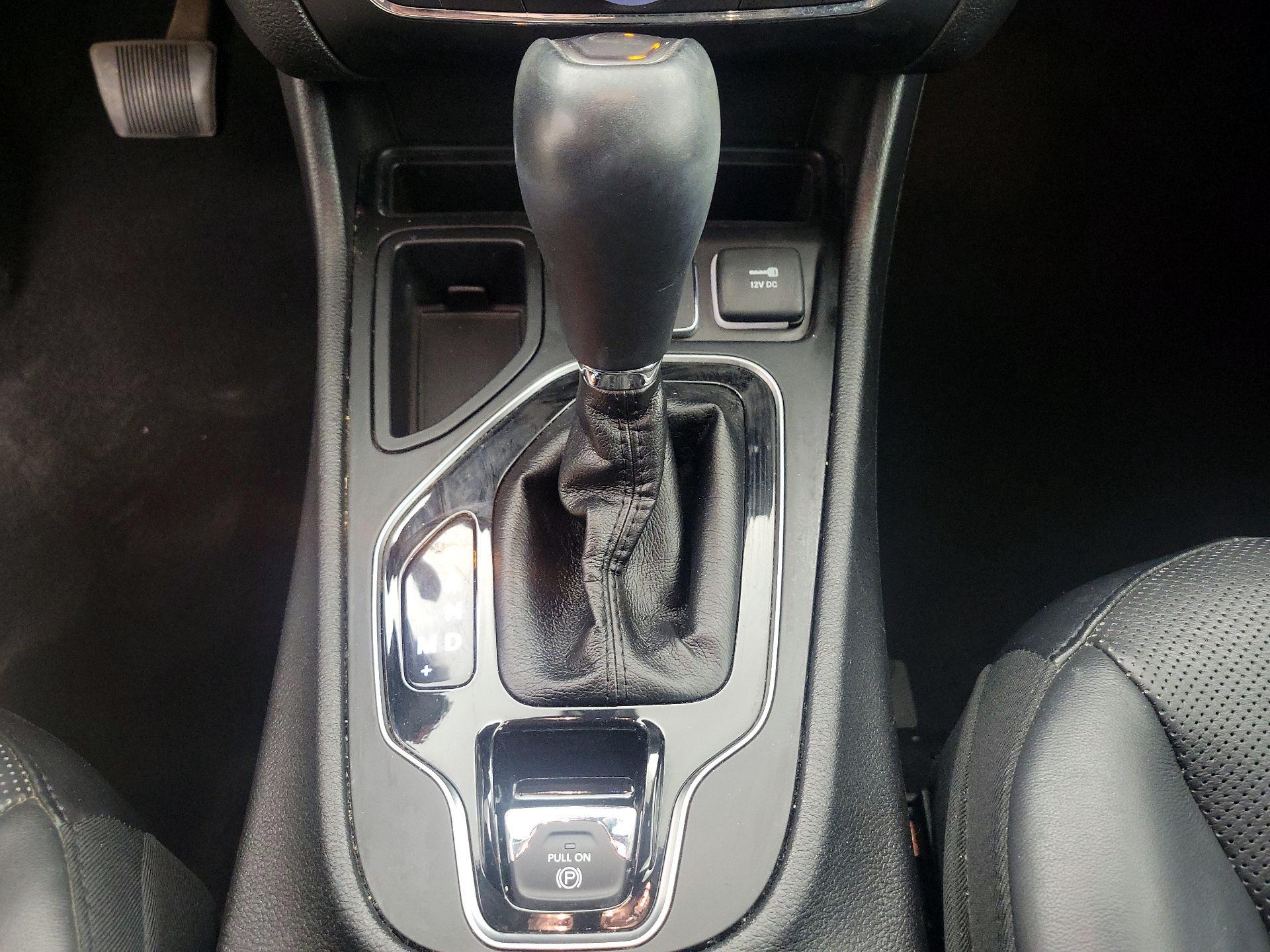 Thumbnail: 2019 Jeep Cherokee - 18