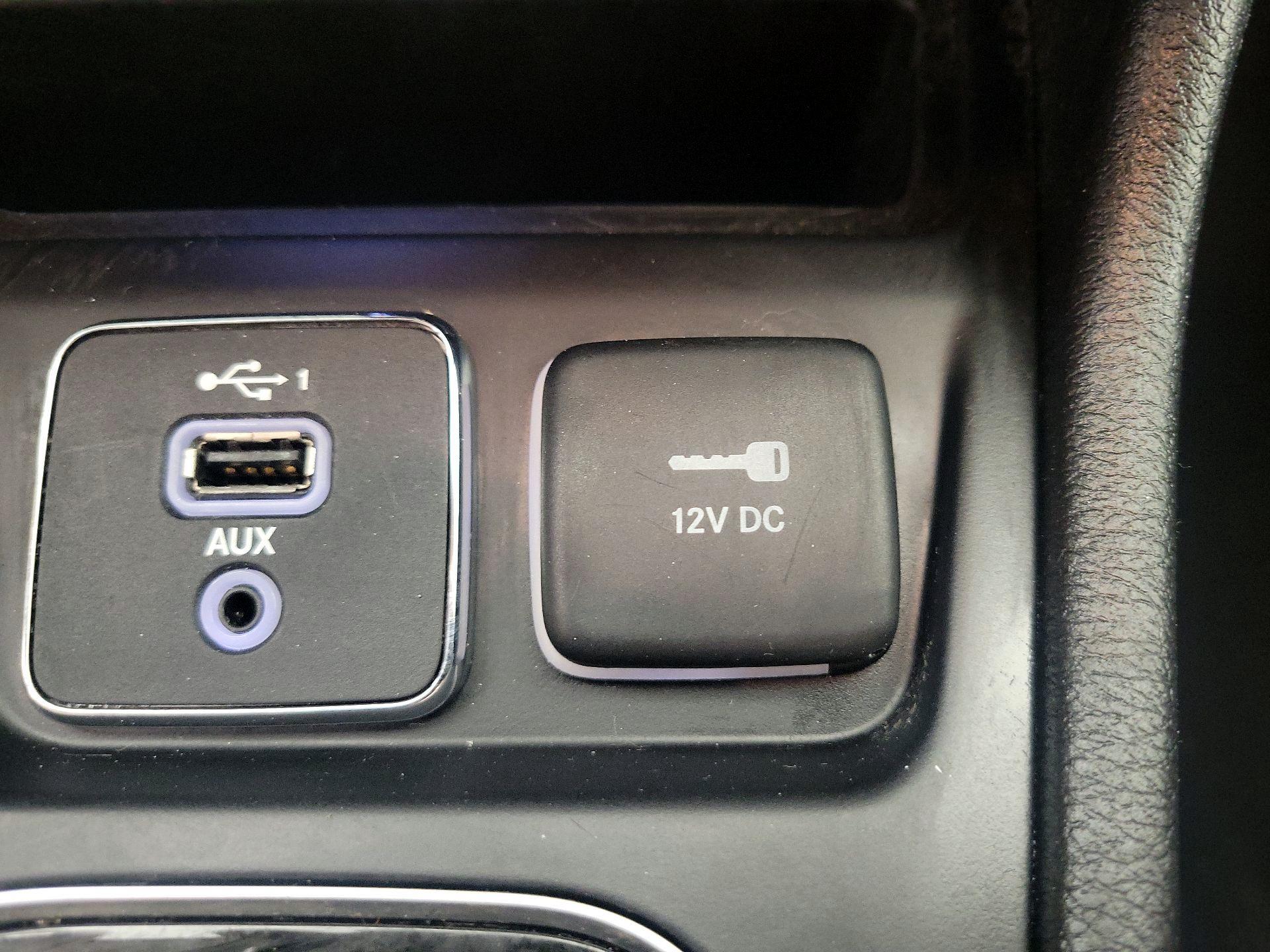 Thumbnail: 2019 Jeep Cherokee - 19