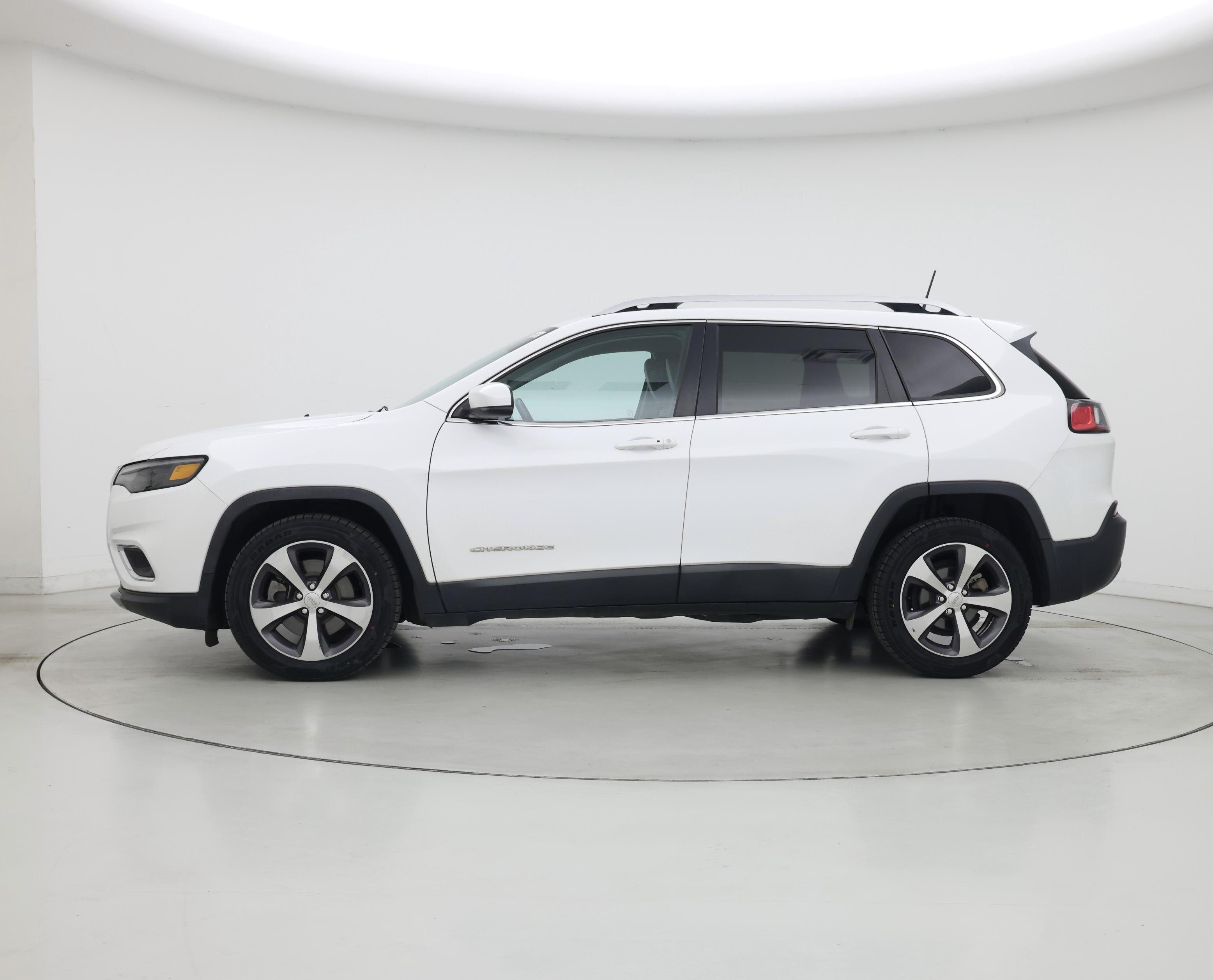 Thumbnail: 2019 Jeep Cherokee - 3