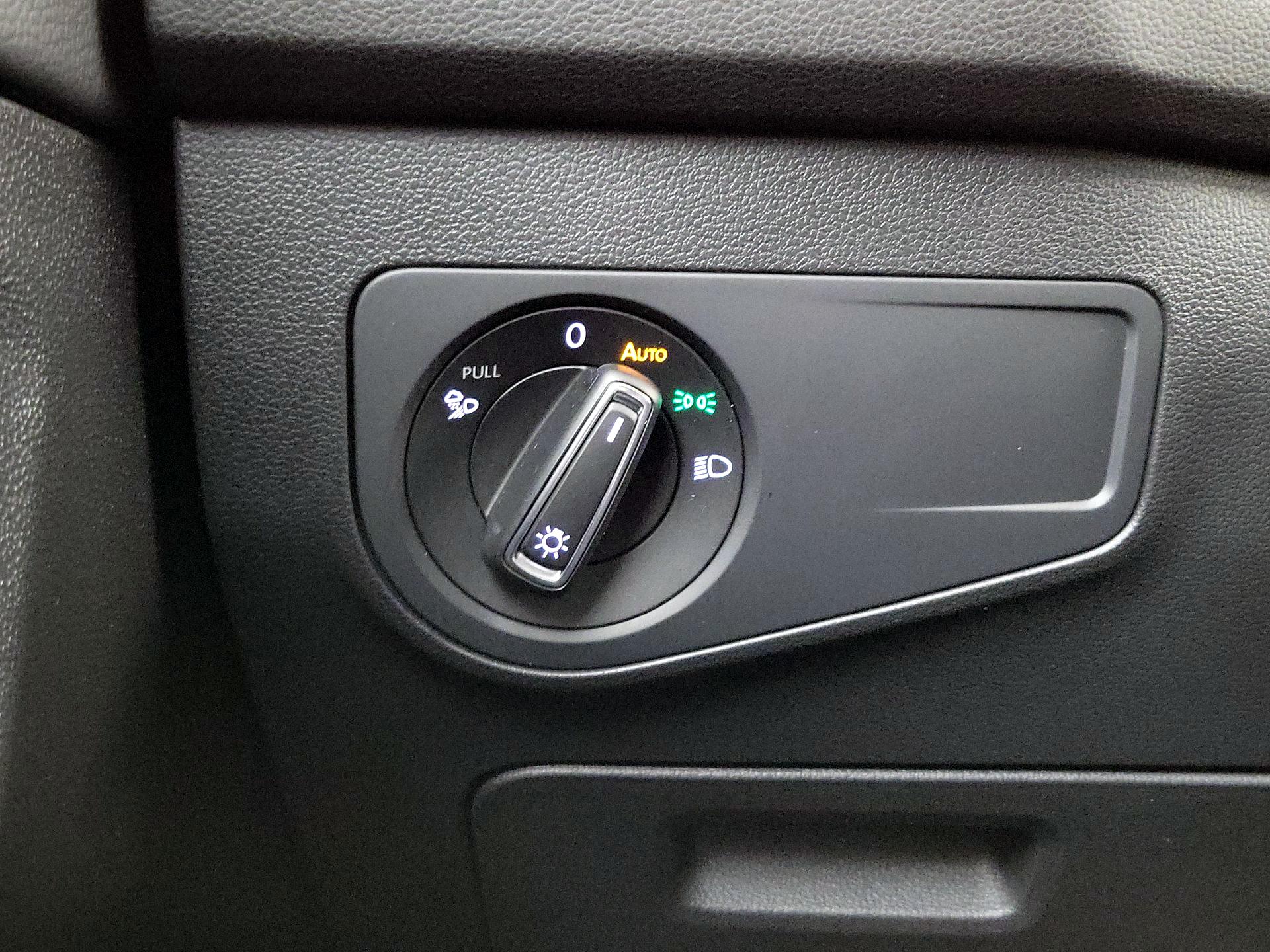 Thumbnail: 2022 Volkswagen Tiguan - 13