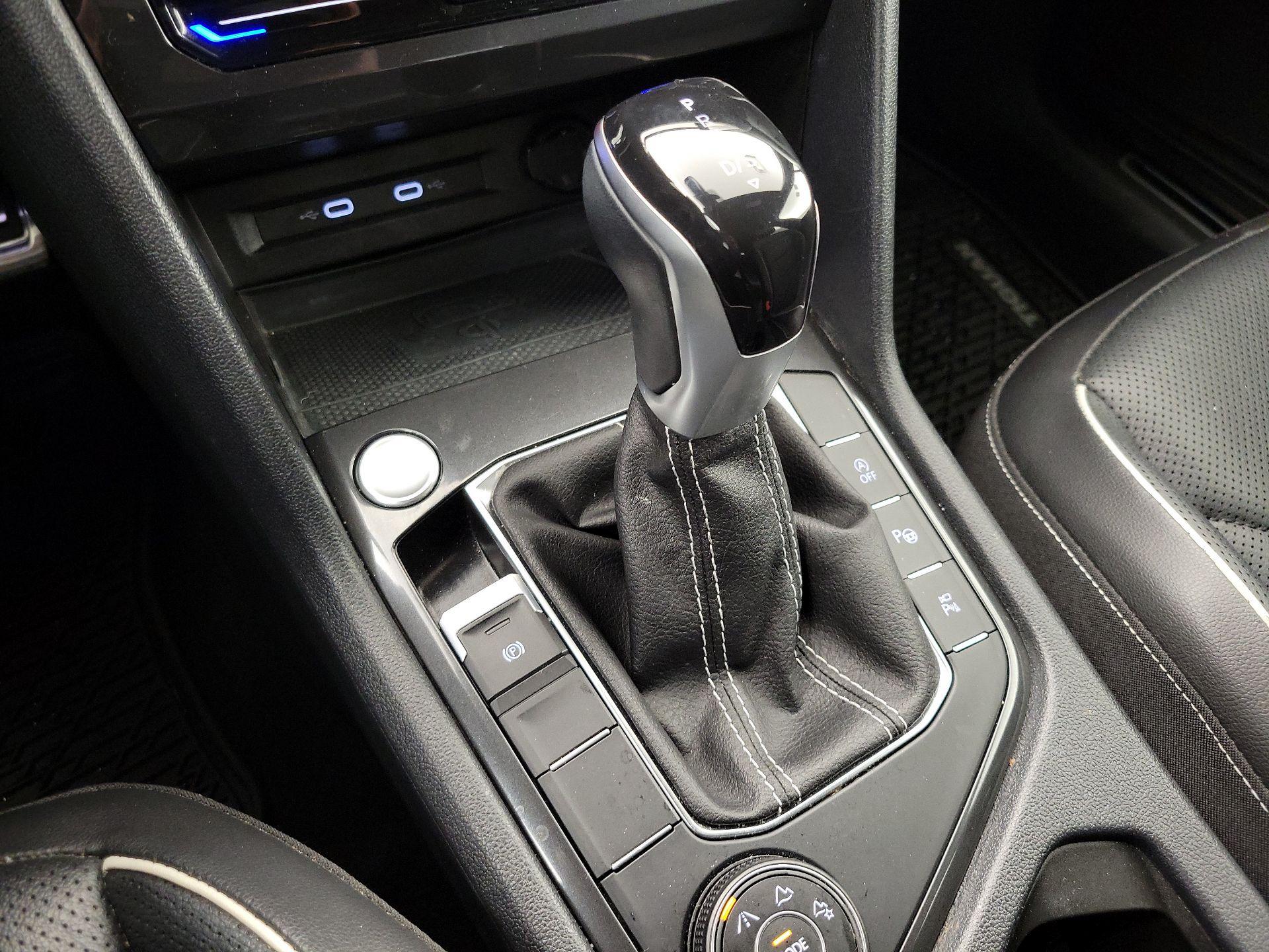 Thumbnail: 2022 Volkswagen Tiguan - 18