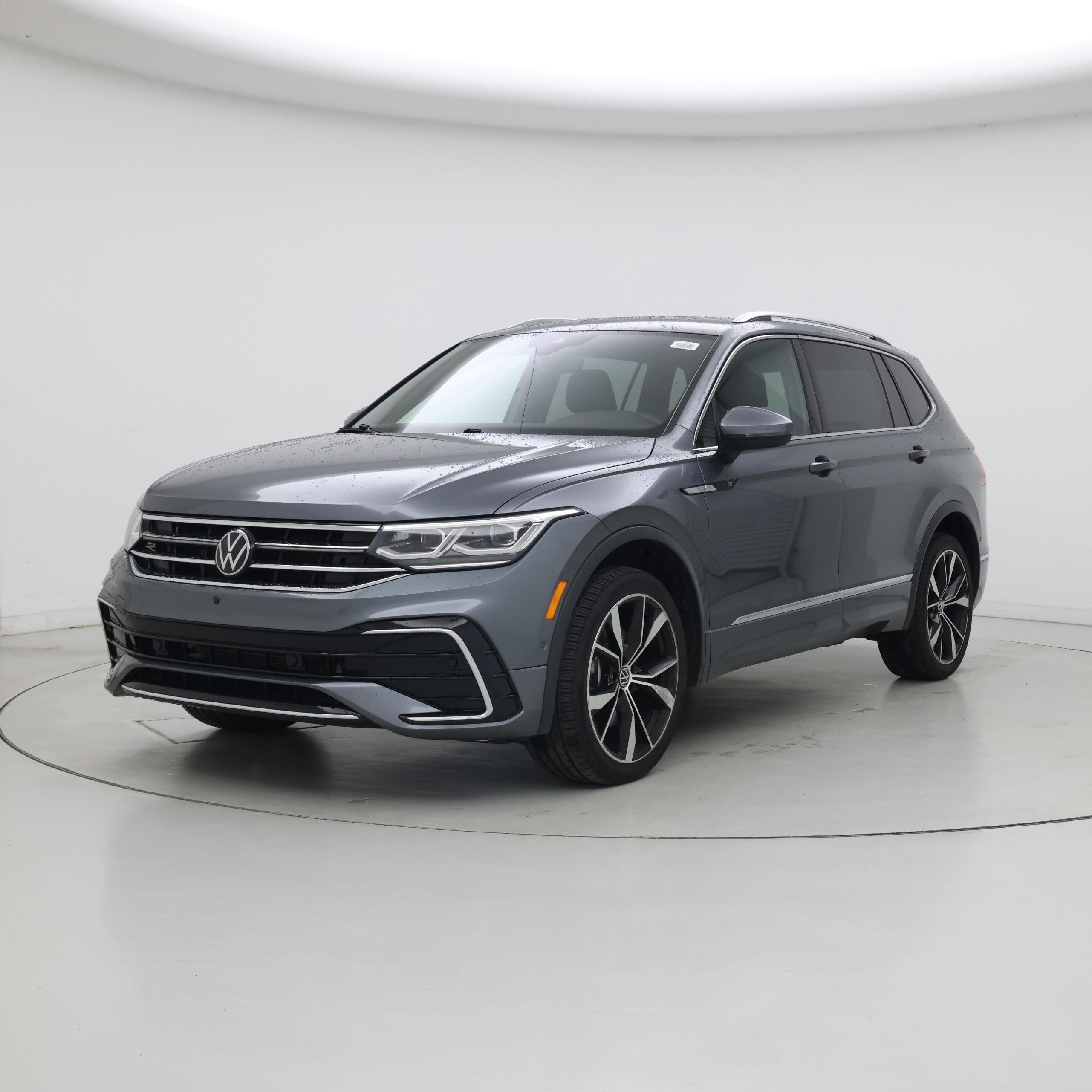Thumbnail: 2022 Volkswagen Tiguan - 4
