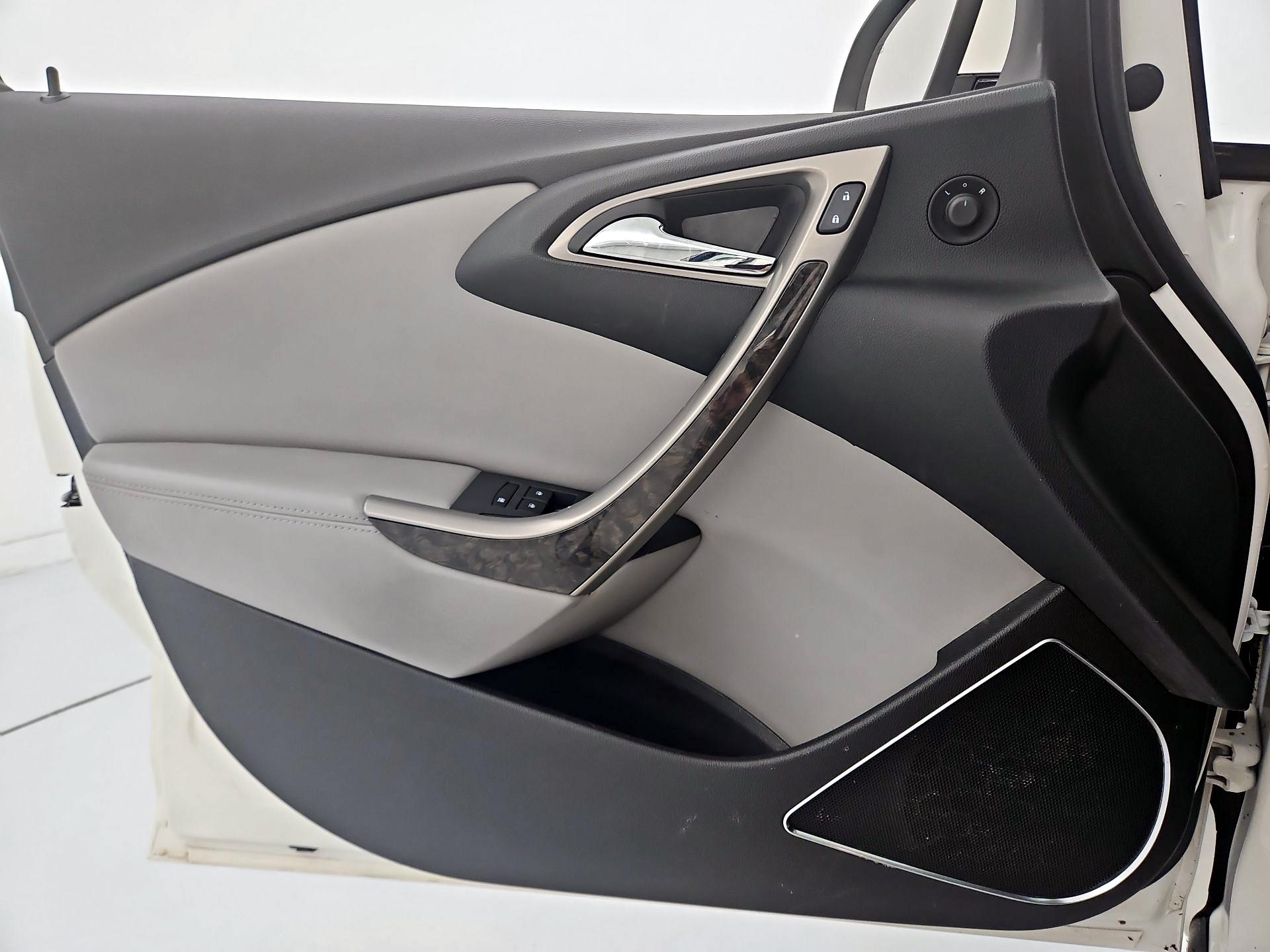 Thumbnail: 2016 Buick Verano - 12