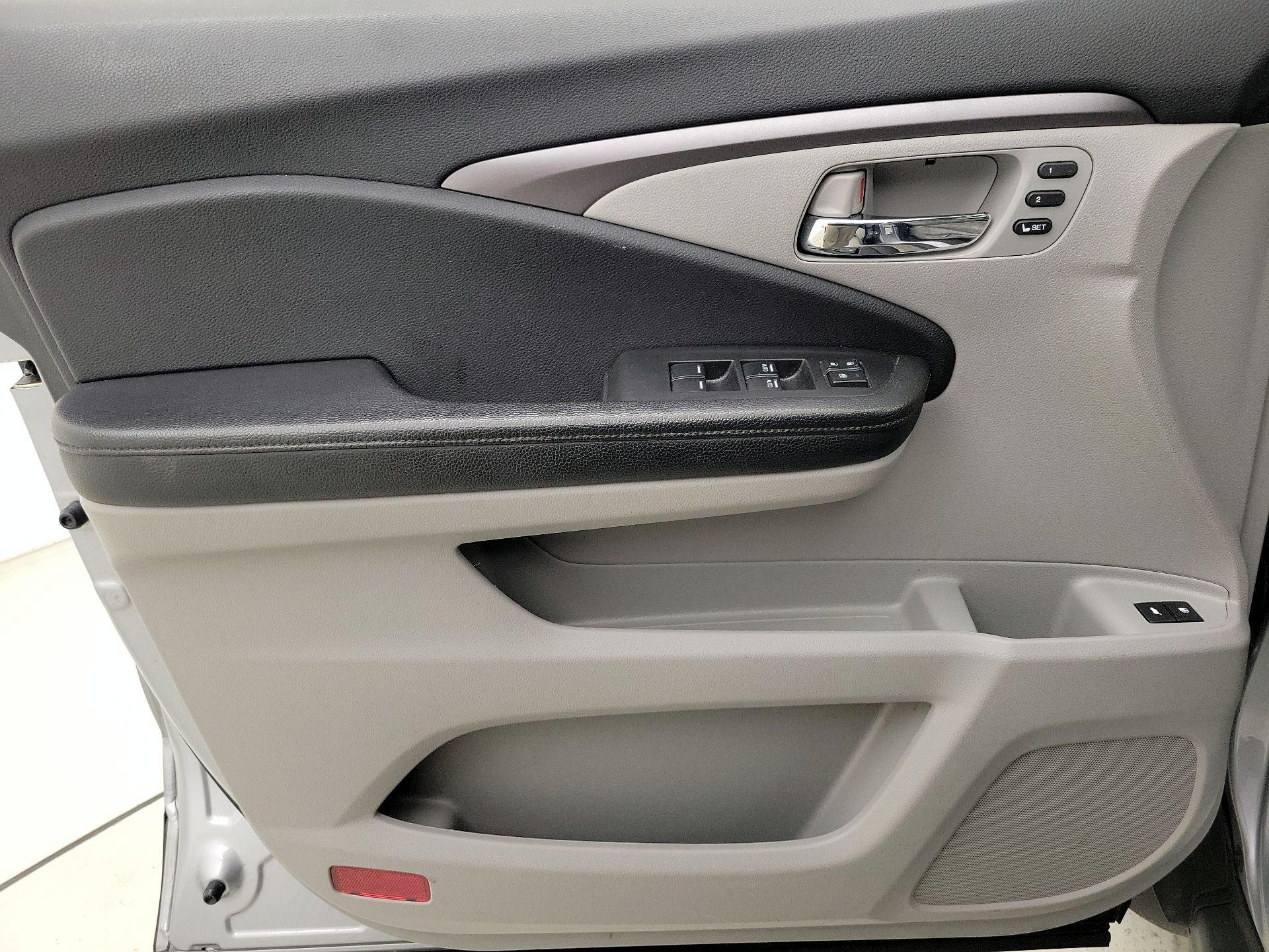 Thumbnail: 2020 Honda Pilot - 12