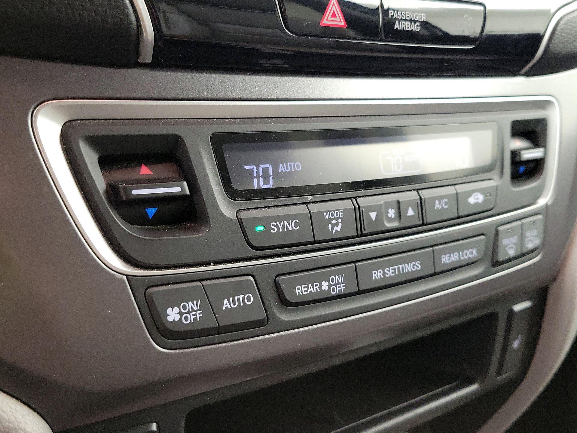 Thumbnail: 2020 Honda Pilot - 16