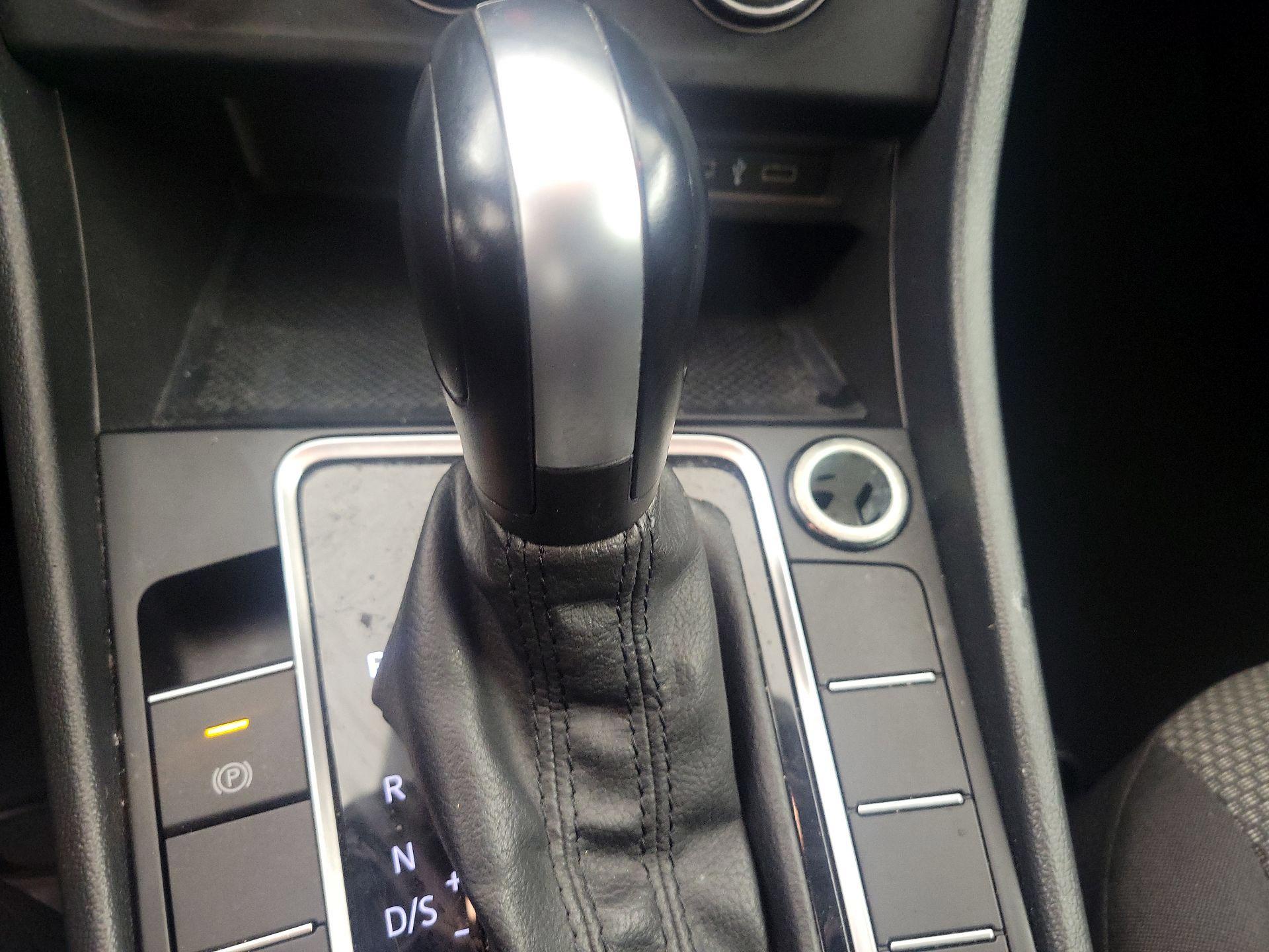 Thumbnail: 2021 Volkswagen Jetta - 17