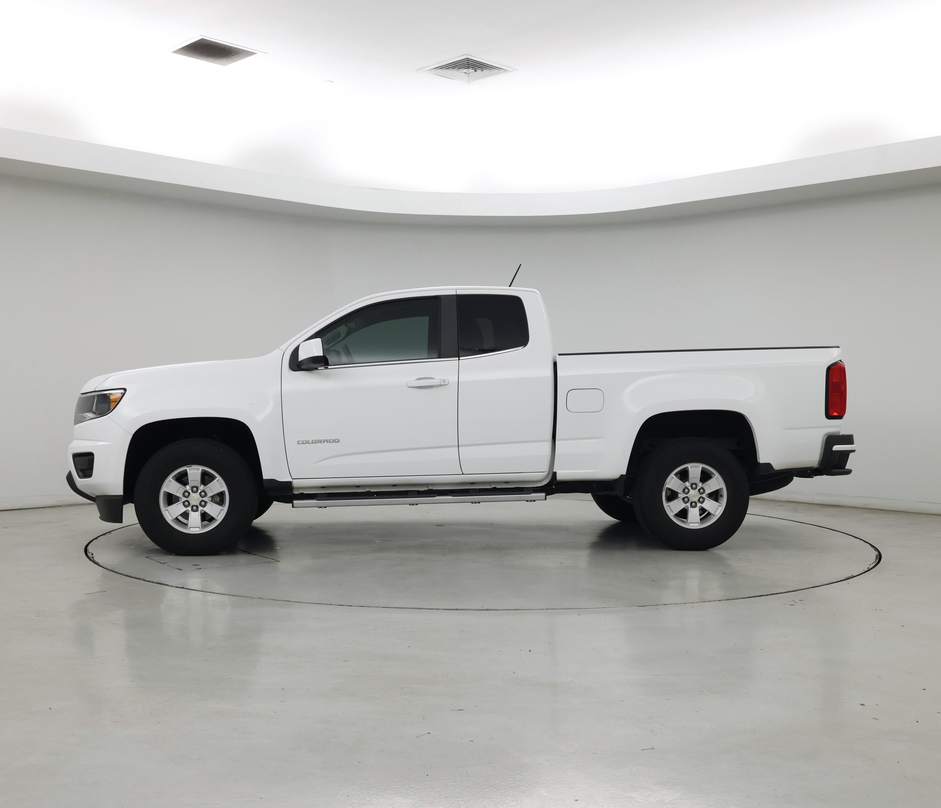 Thumbnail: 2020 Chevrolet Colorado - 3