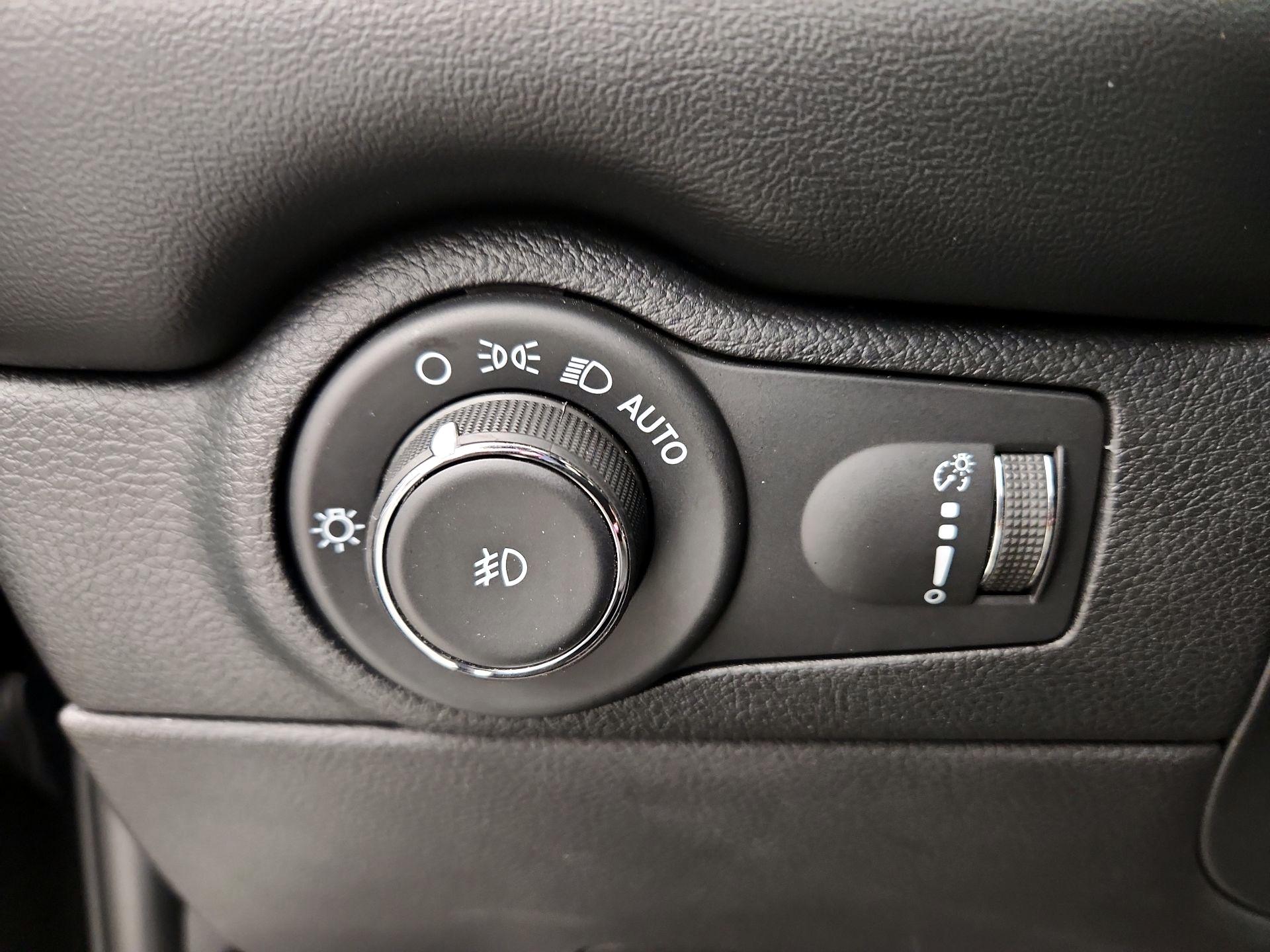 Thumbnail: 2022 Dodge Durango - 13