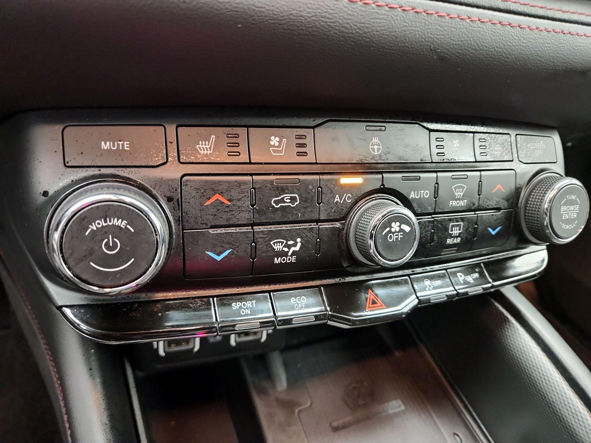 Thumbnail: 2022 Dodge Durango - 17