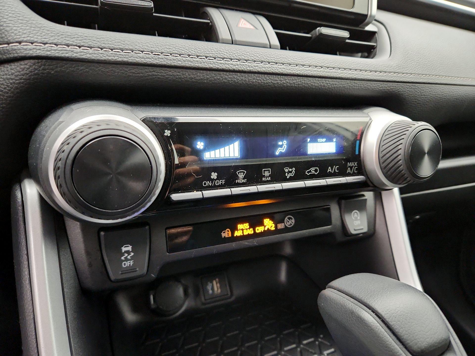 Thumbnail: 2025 Toyota RAV4 - 16