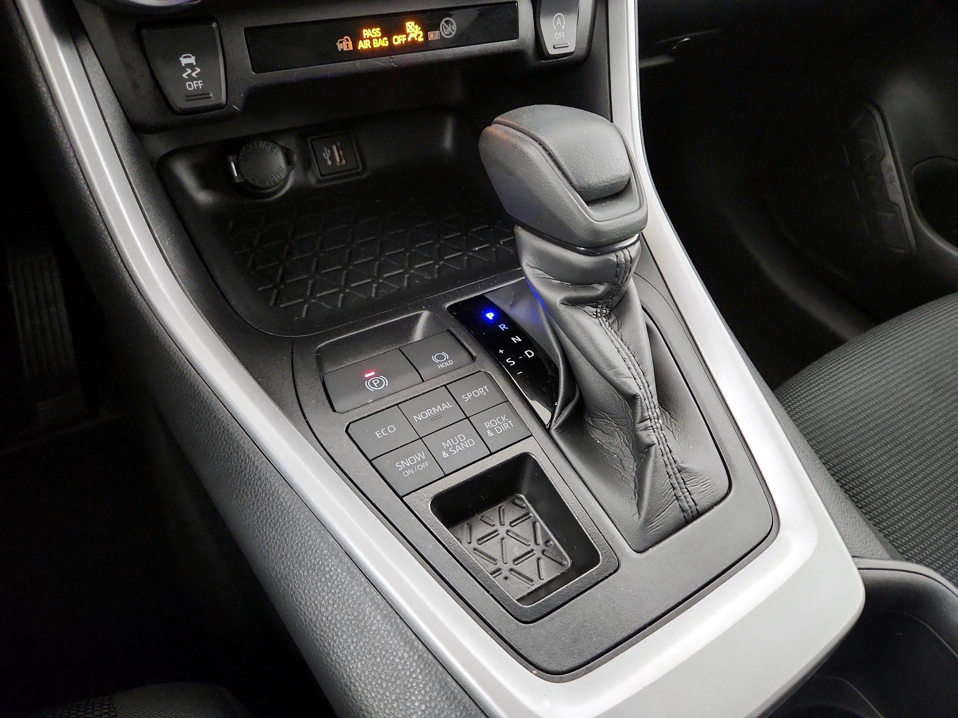 Thumbnail: 2025 Toyota RAV4 - 17