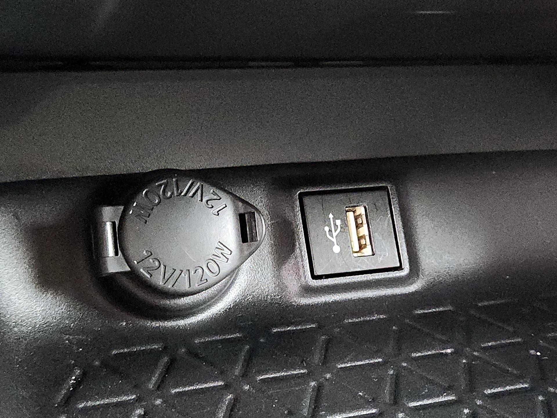 Thumbnail: 2025 Toyota RAV4 - 18