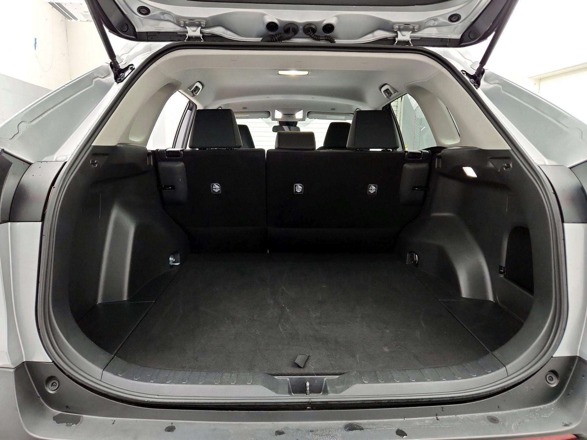 Thumbnail: 2025 Toyota RAV4 - 20