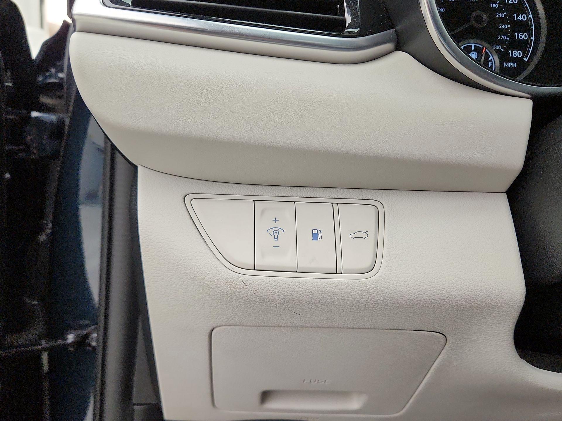 Thumbnail: 2025 Genesis G70 - 13