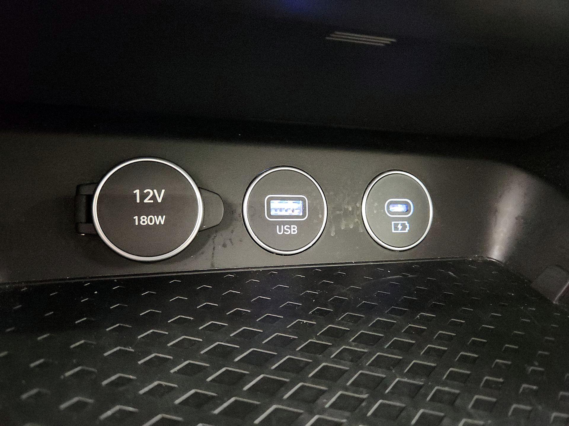 Thumbnail: 2025 Genesis G70 - 19