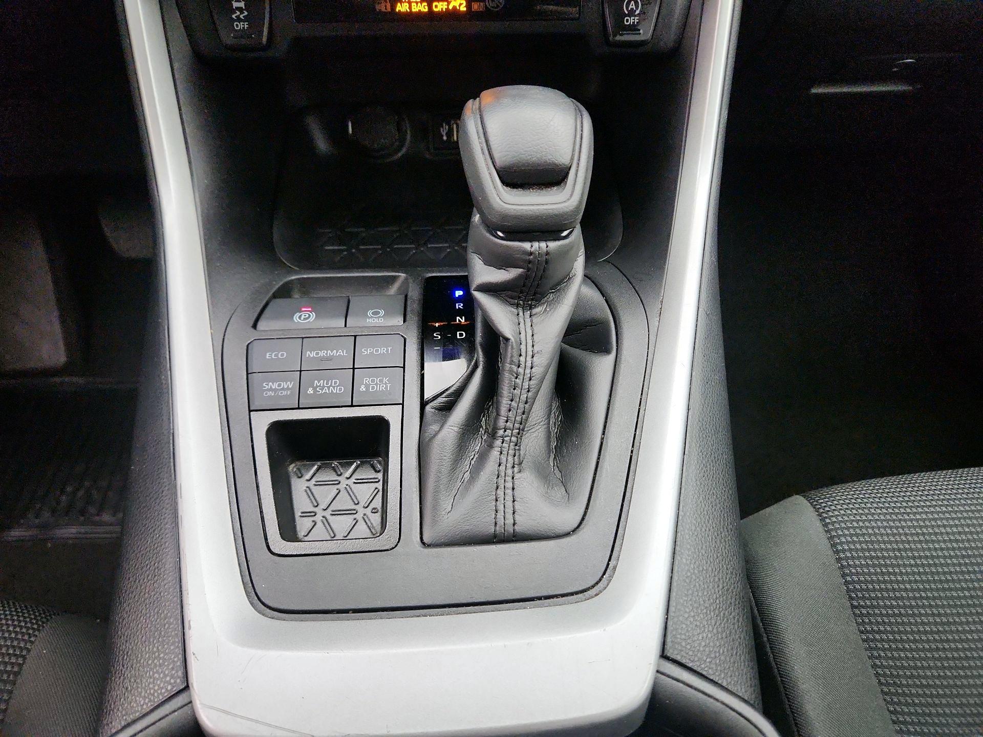 Thumbnail: 2024 Toyota RAV4 - 17