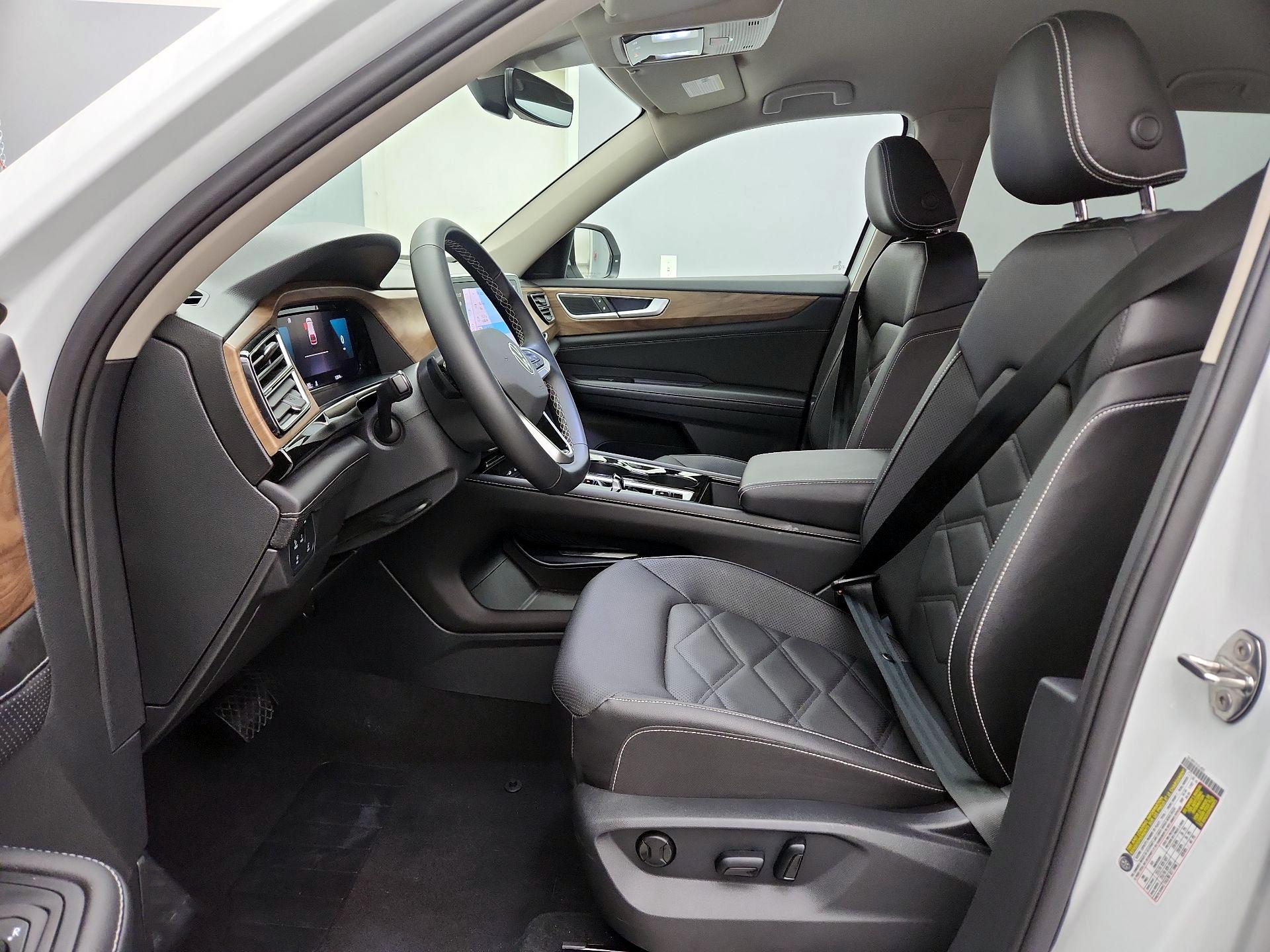 Thumbnail: 2025 Volkswagen Atlas - 11