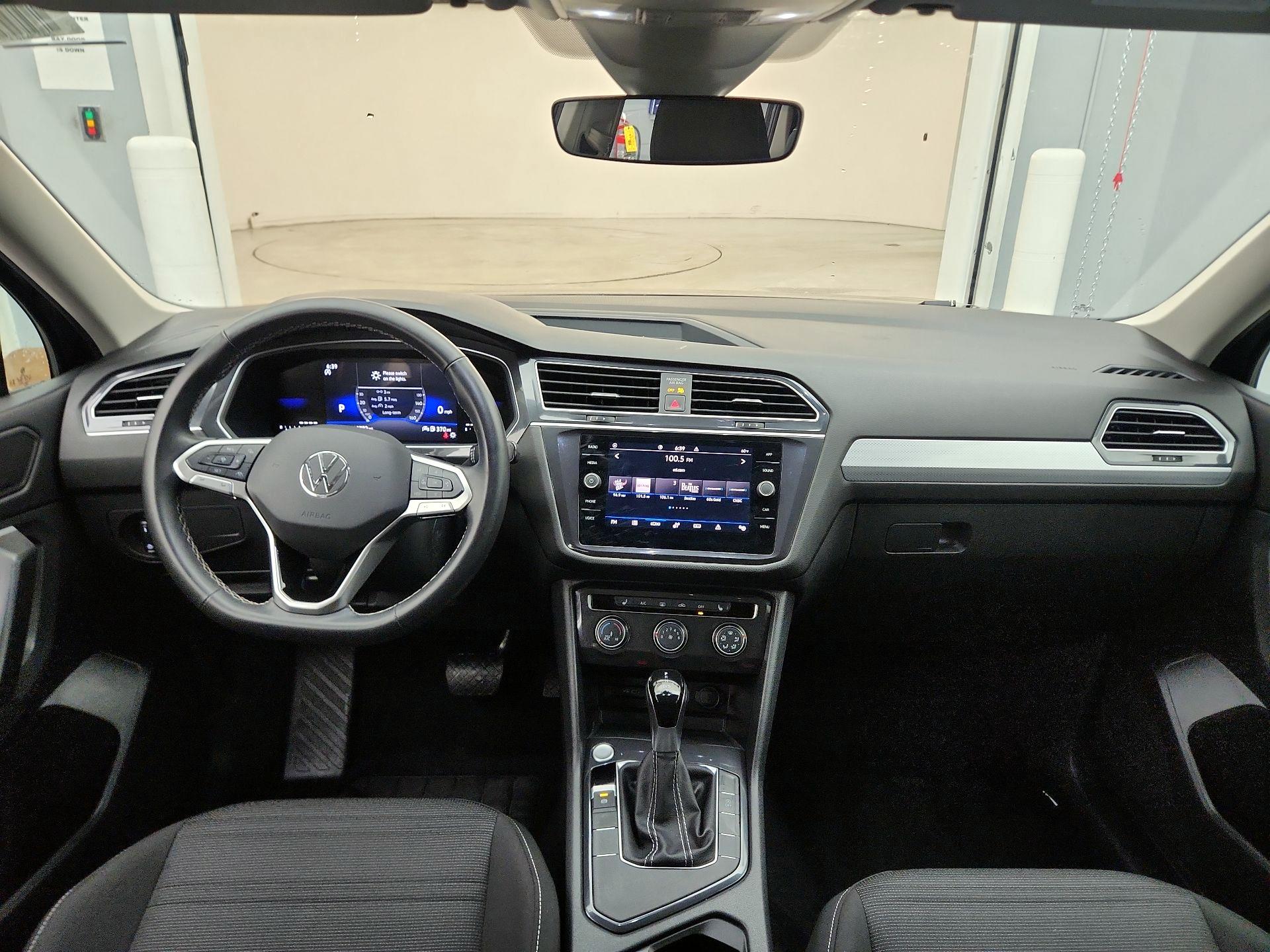 Thumbnail: 2024 Volkswagen Tiguan - 9