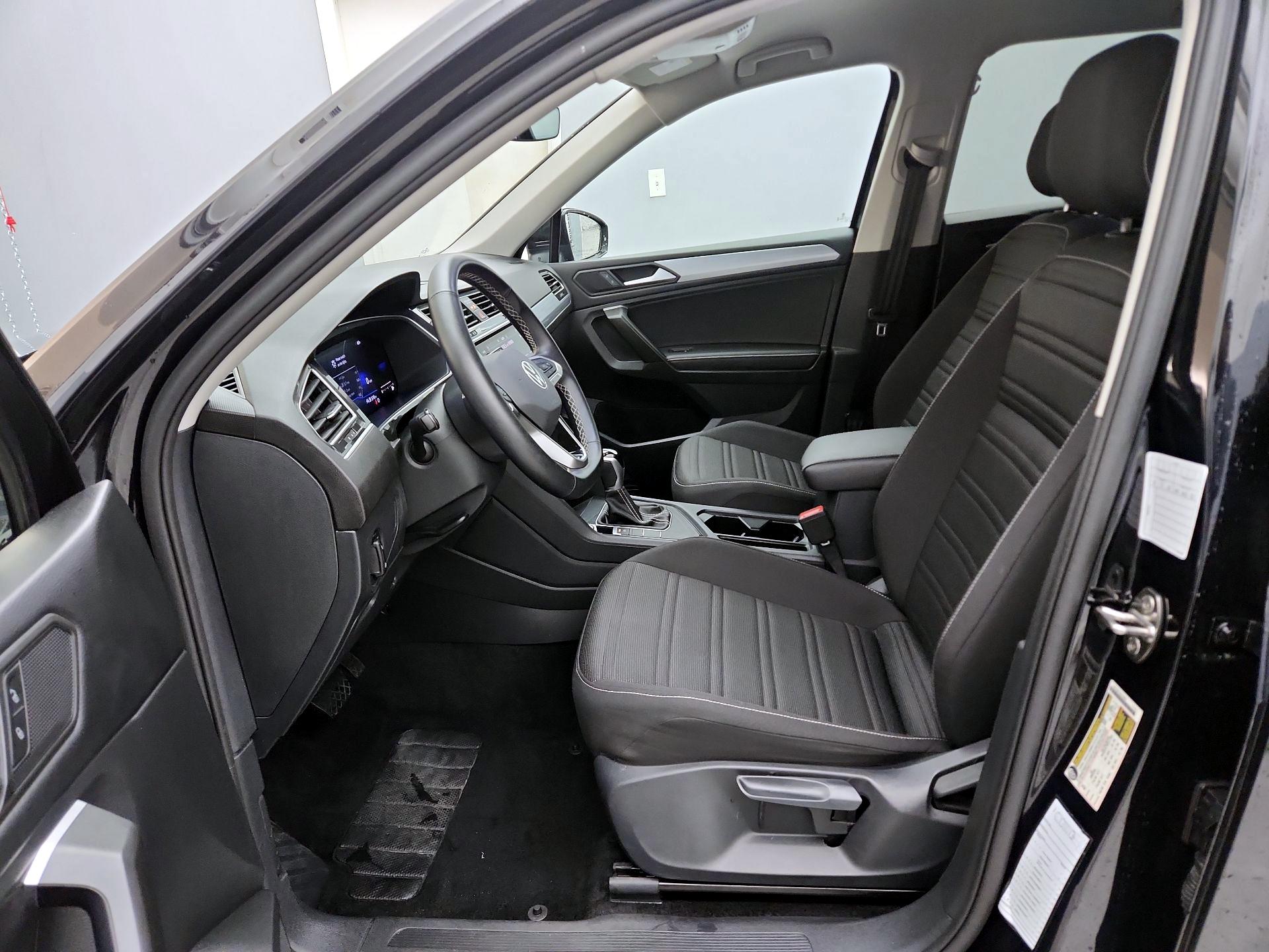 Thumbnail: 2024 Volkswagen Tiguan - 11