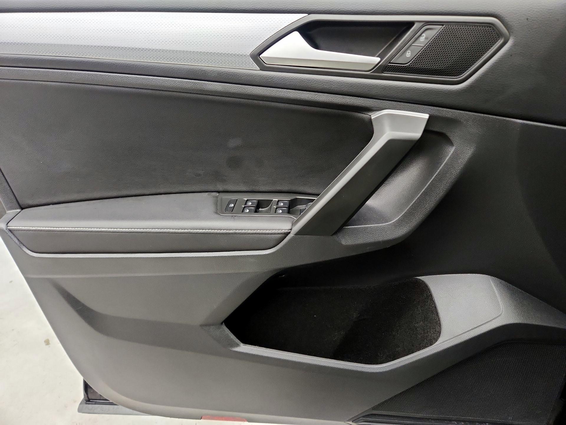 Thumbnail: 2024 Volkswagen Tiguan - 12