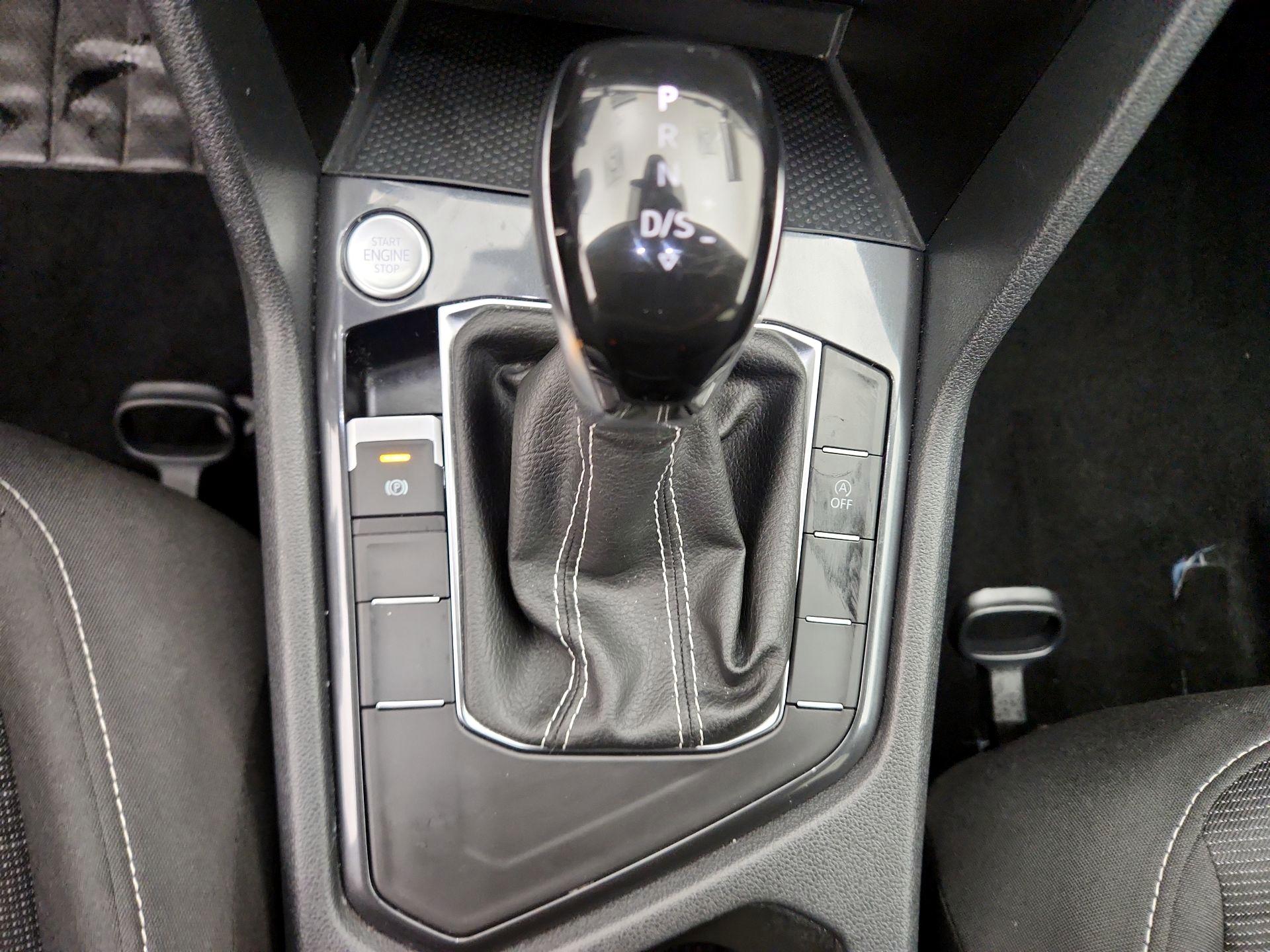 Thumbnail: 2024 Volkswagen Tiguan - 16