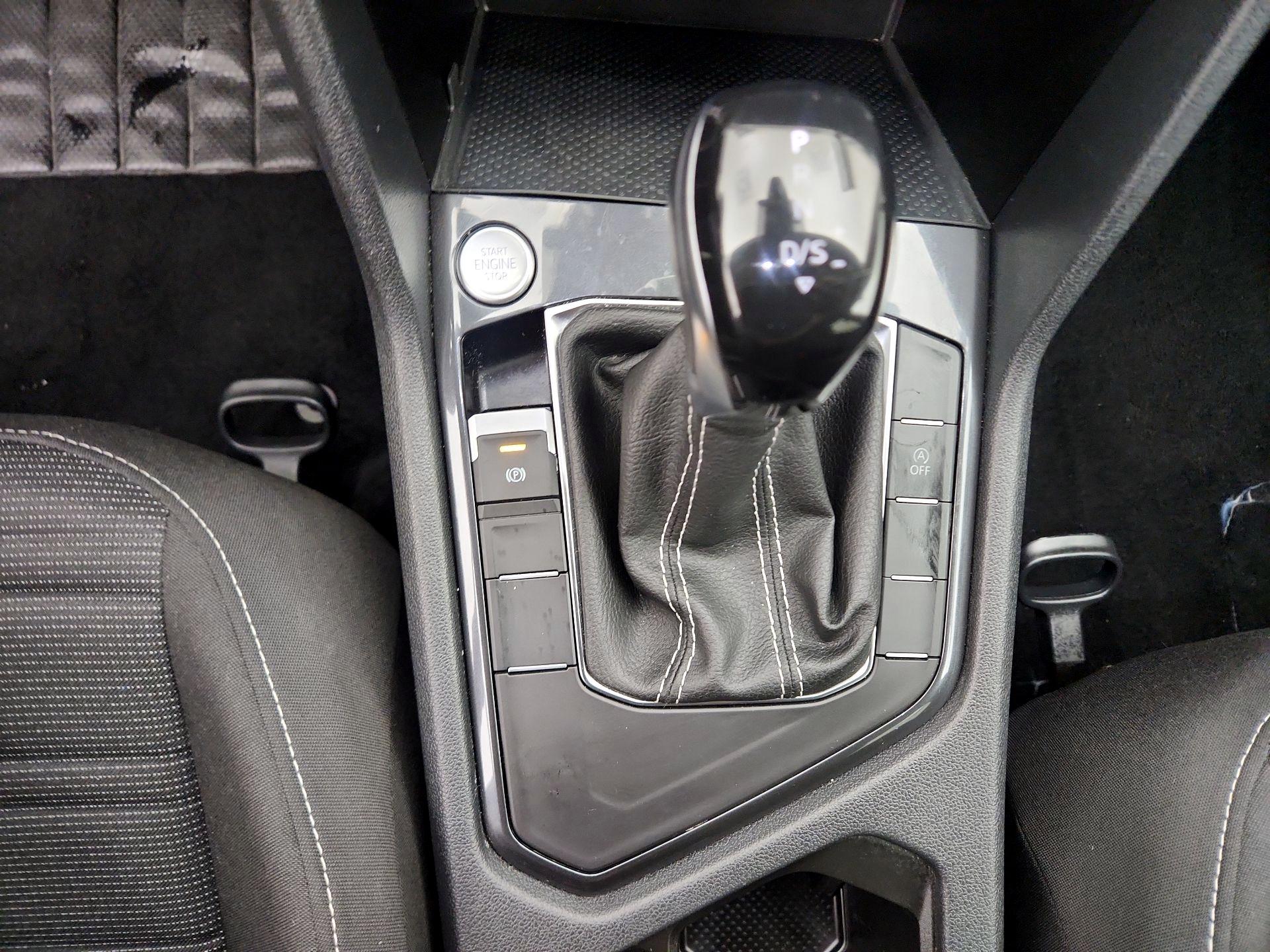 Thumbnail: 2024 Volkswagen Tiguan - 17