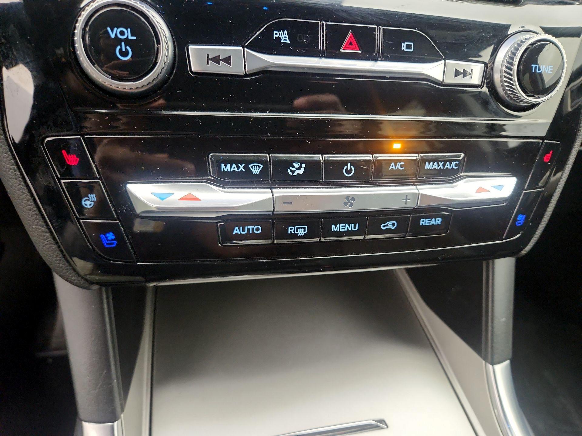 Thumbnail: 2023 Ford Explorer - 17