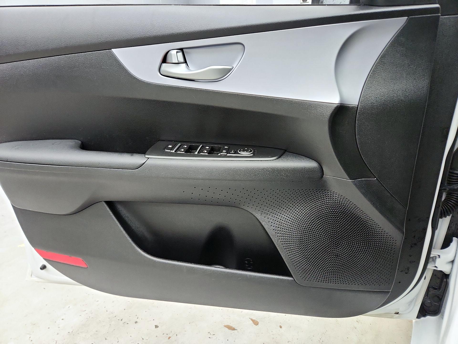 Thumbnail: 2024 Kia Forte - 12