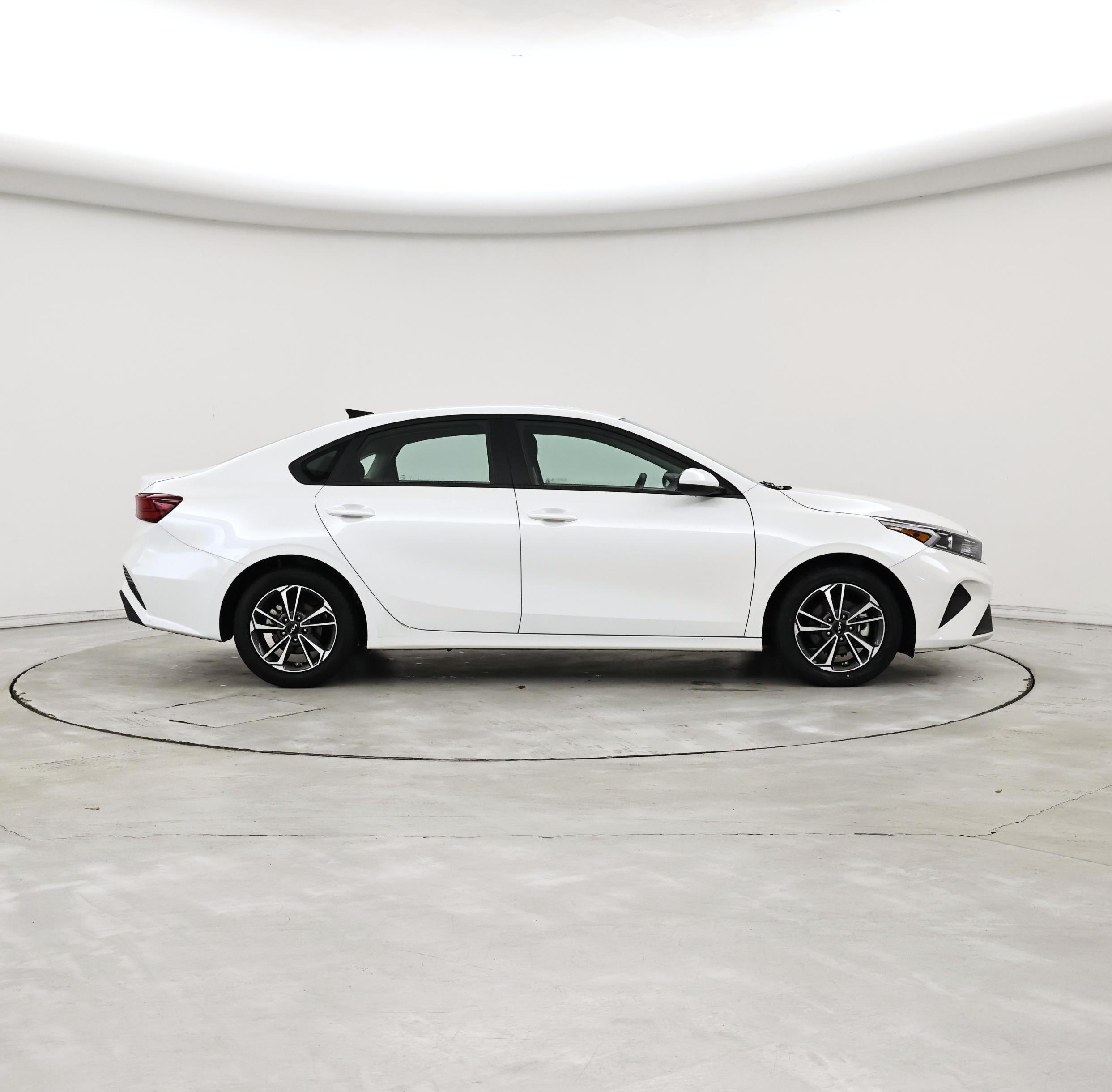 Thumbnail: 2024 Kia Forte - 7