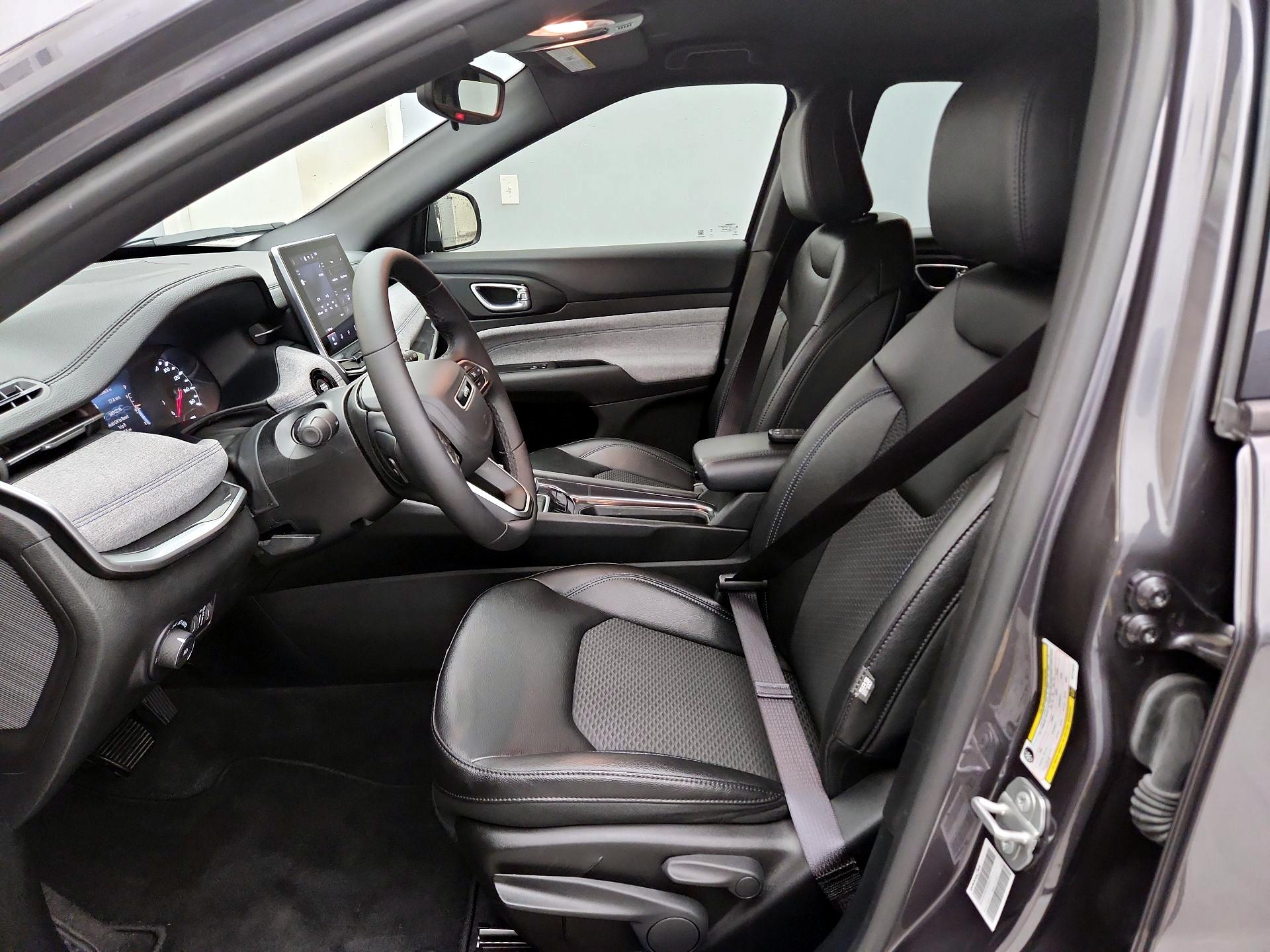 Thumbnail: 2024 Jeep Compass - 11