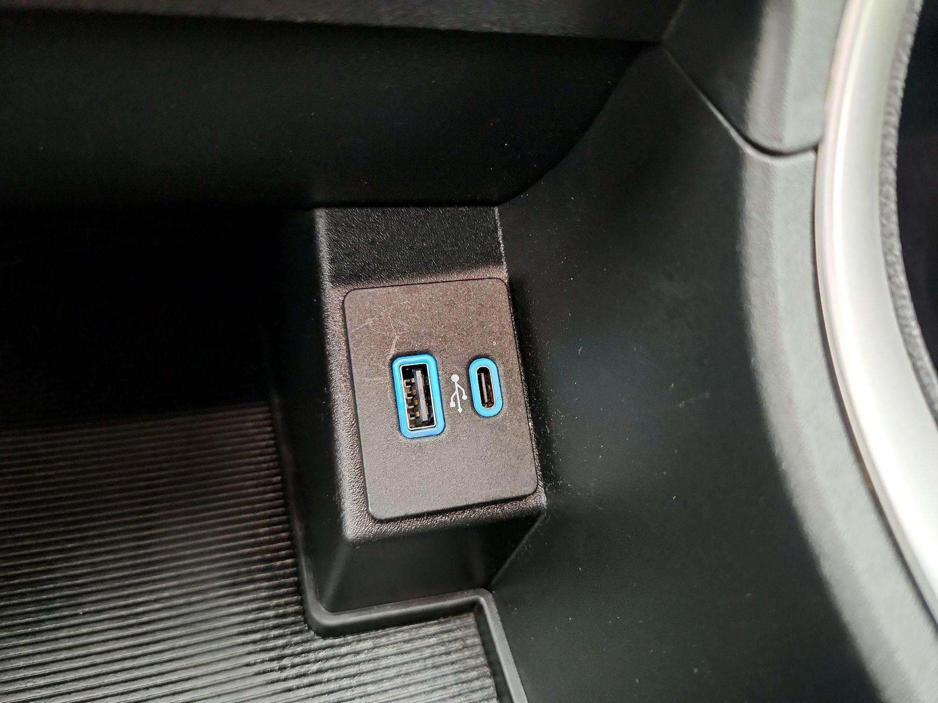 Thumbnail: 2024 Ford Edge - 18