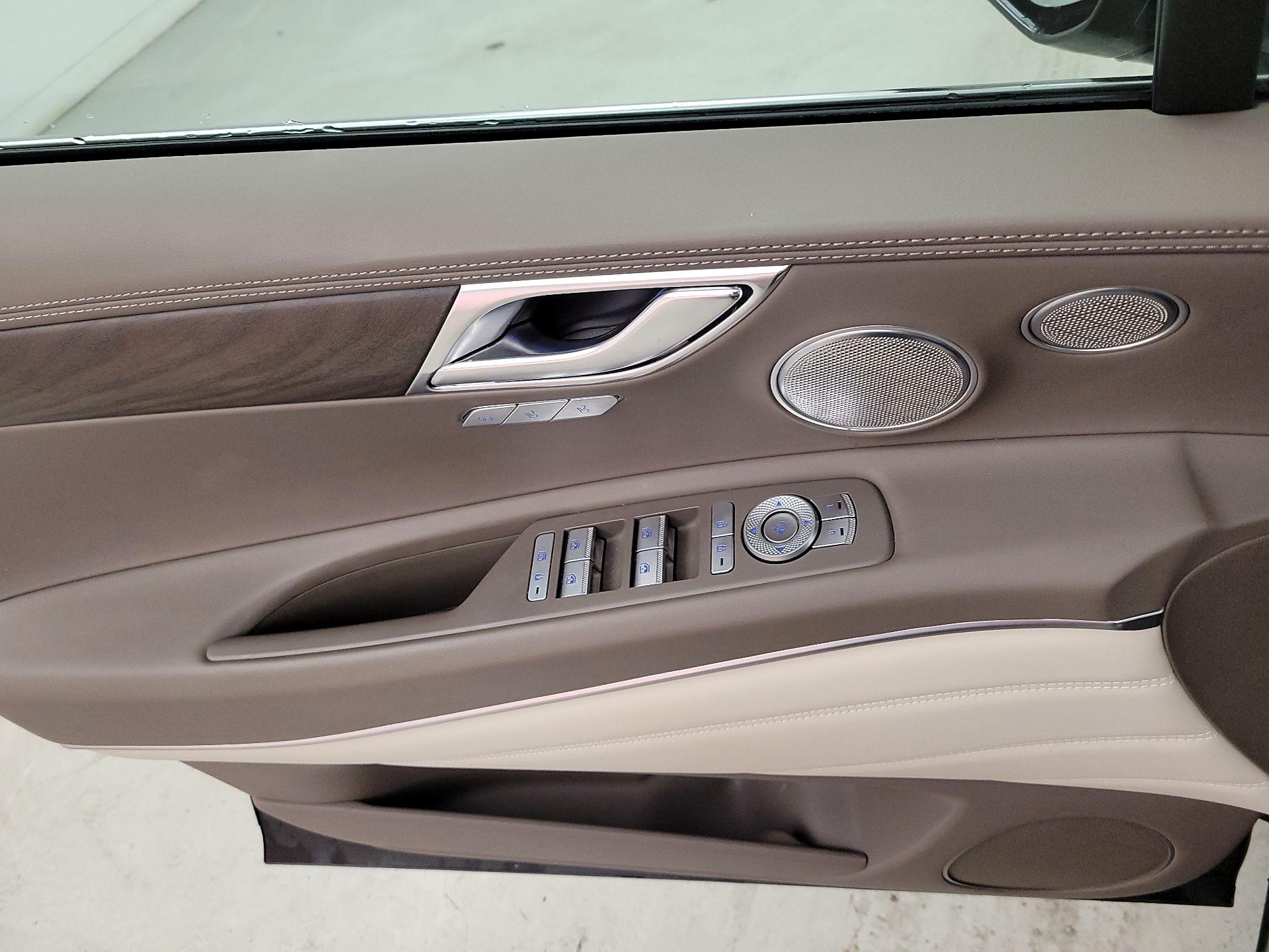 Thumbnail: 2024 Genesis GV80 - 12