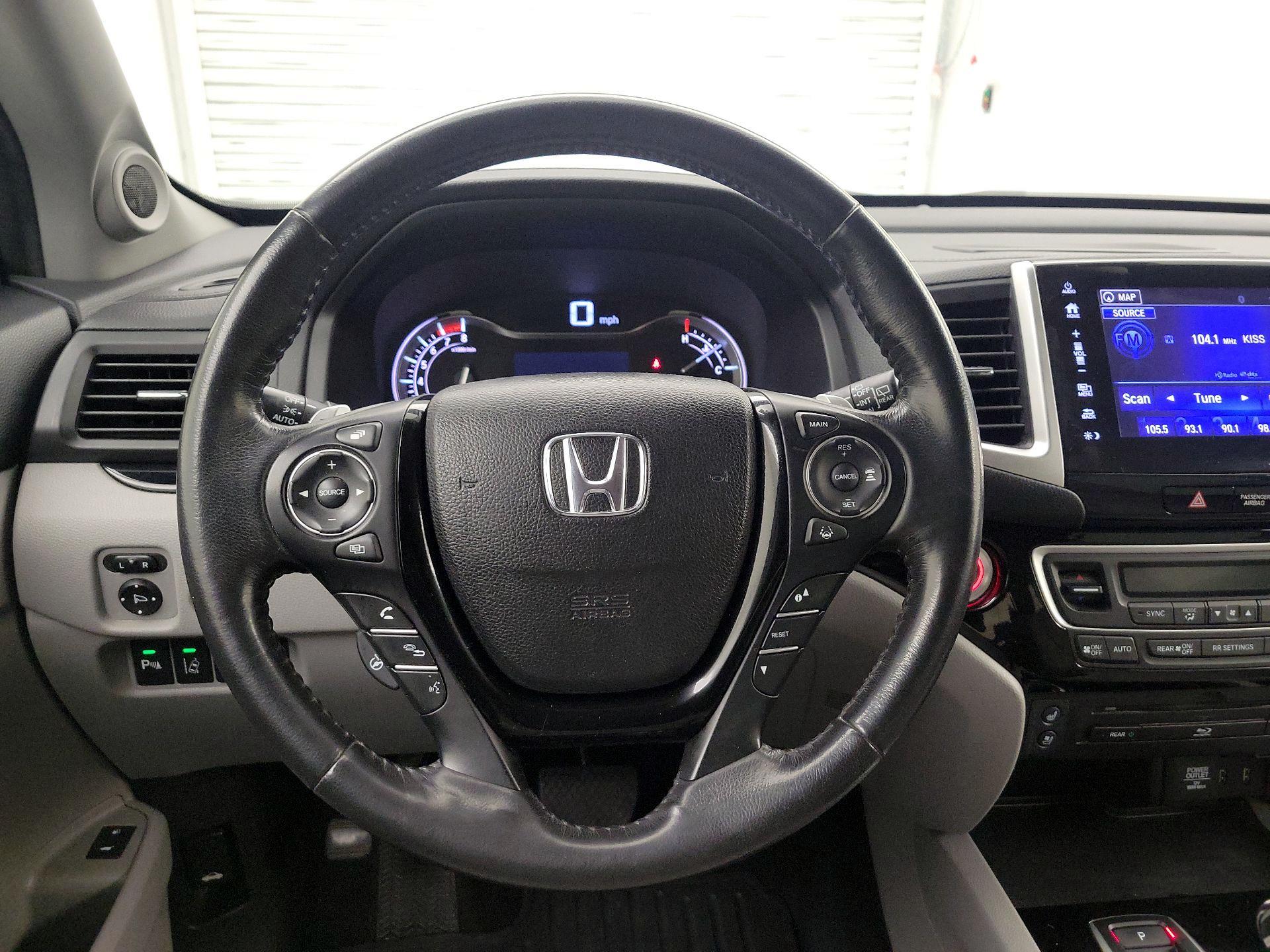 Thumbnail: 2018 Honda Pilot - 10