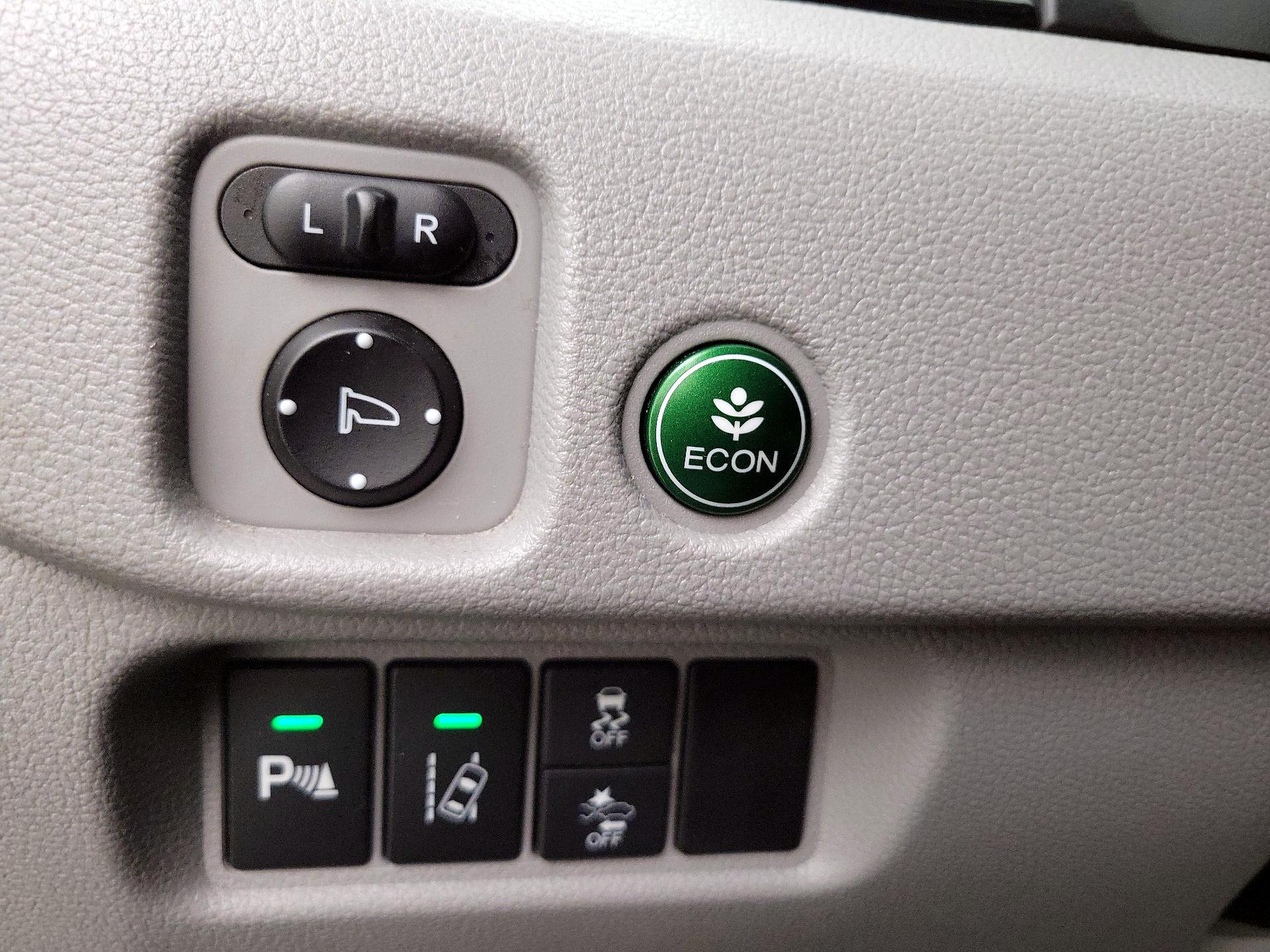 Thumbnail: 2018 Honda Pilot - 13