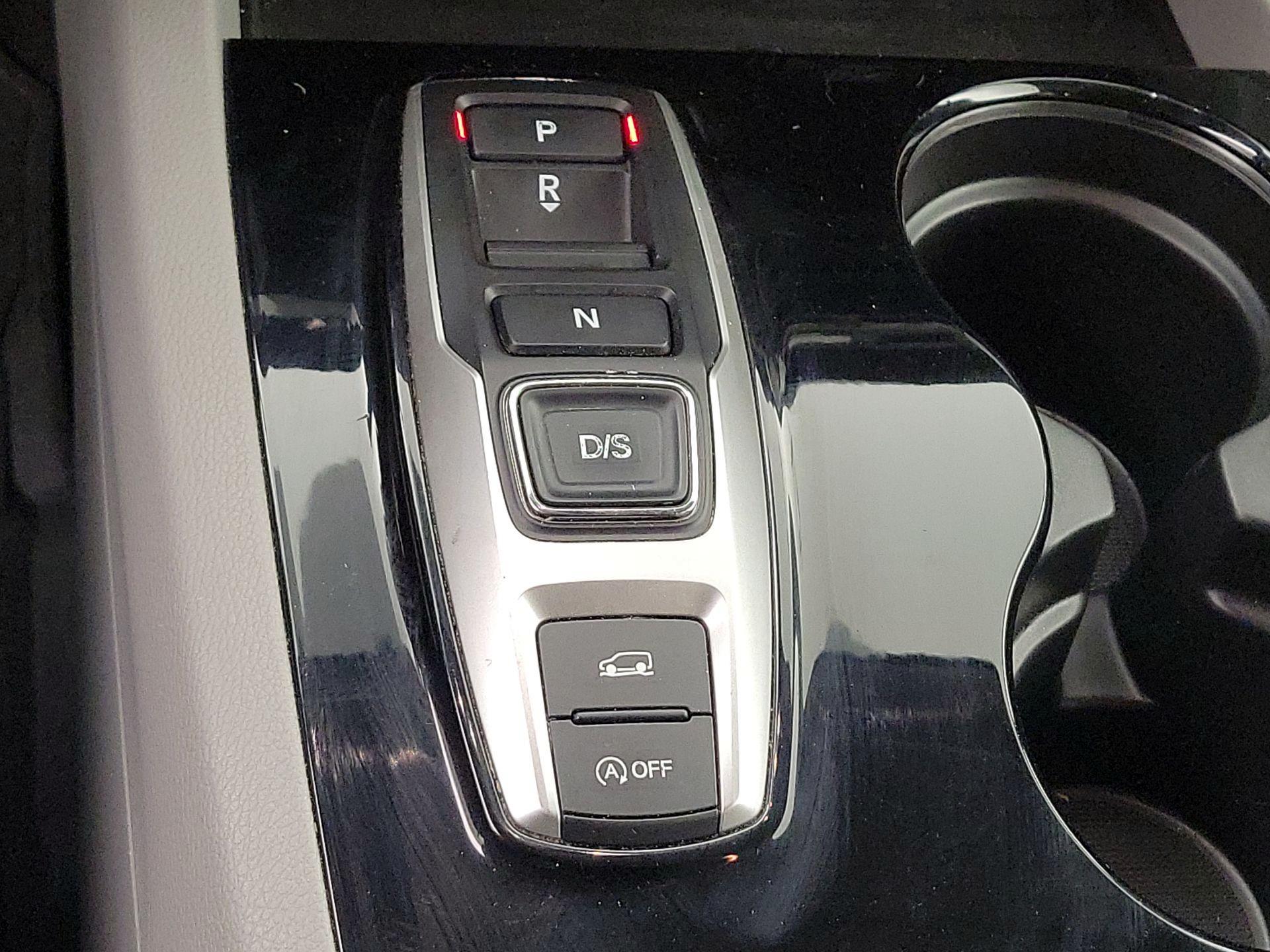 Thumbnail: 2018 Honda Pilot - 18