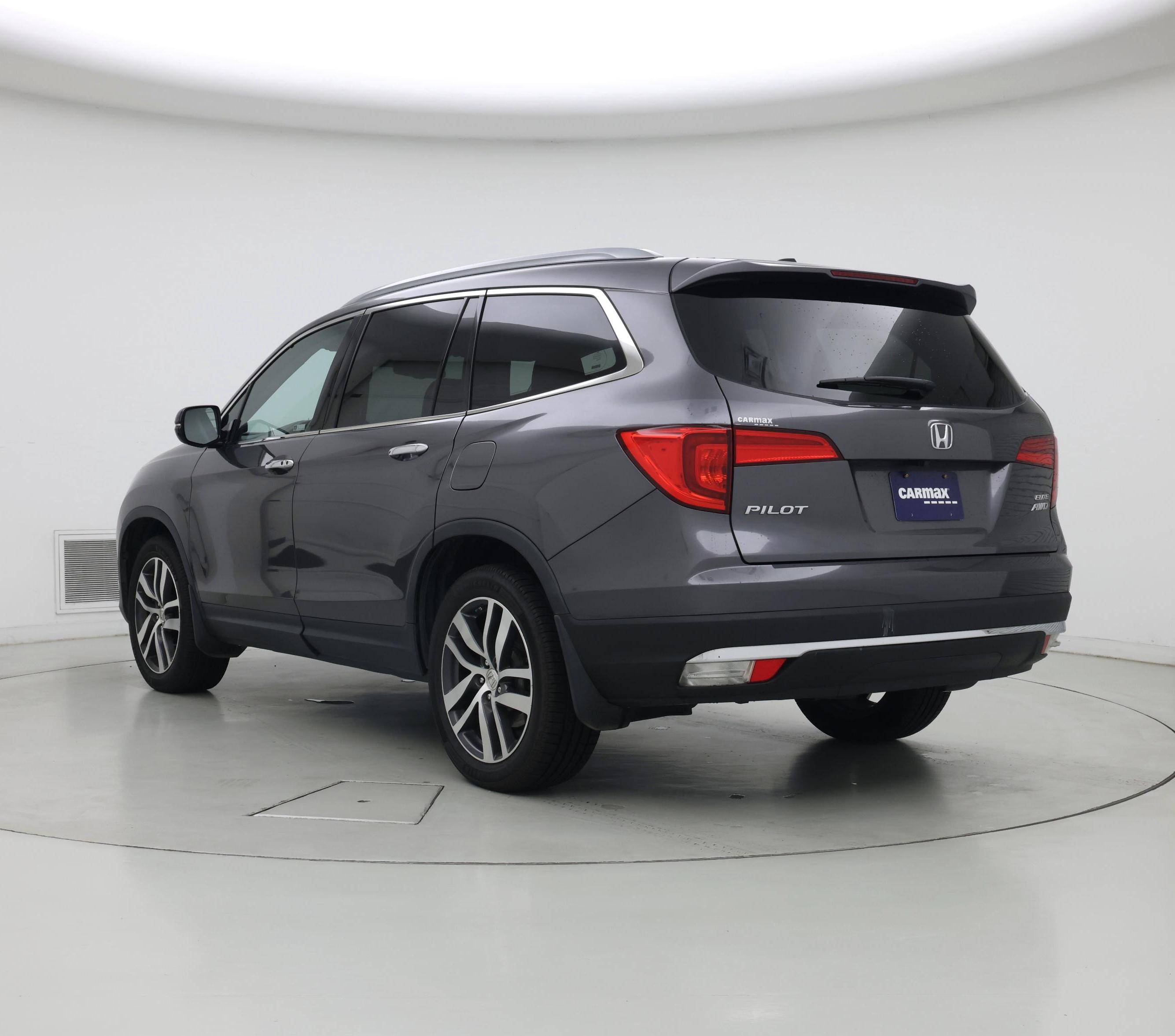 Thumbnail: 2018 Honda Pilot - 2